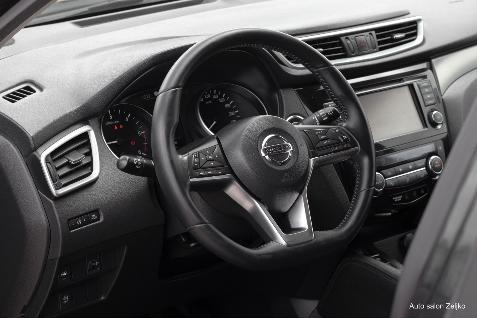 Nissan Qashqai 1,5 dCi panorama | led | navigacija, fotografija 7