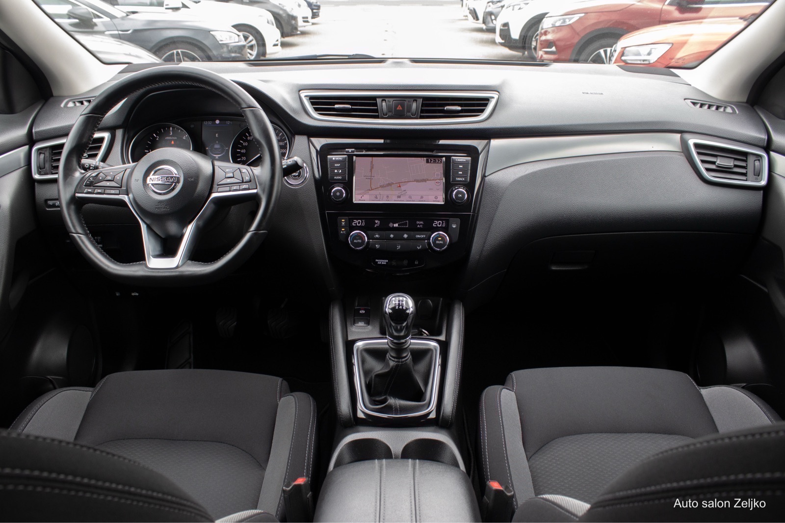 Nissan Qashqai 1,5 dCi panorama | led | navigacija, fotografija 9