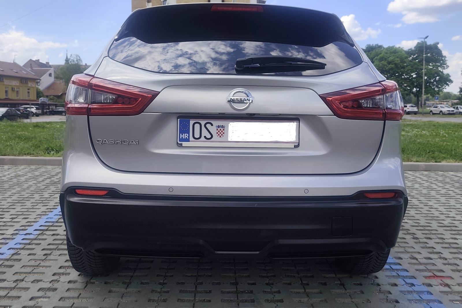 Nissan Qashqai 1,5 dCi- N Connecta ,+4 zimske gume, reg. 03/27, fotografija 3