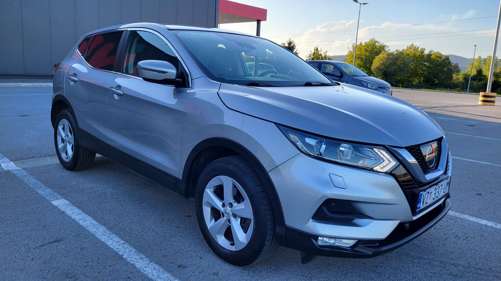 Nissan Qashqai 1,5 dCi REDIZAJN, NAVI, 121TKM.SERVISNA,REG.G.DANA, fotografija 10