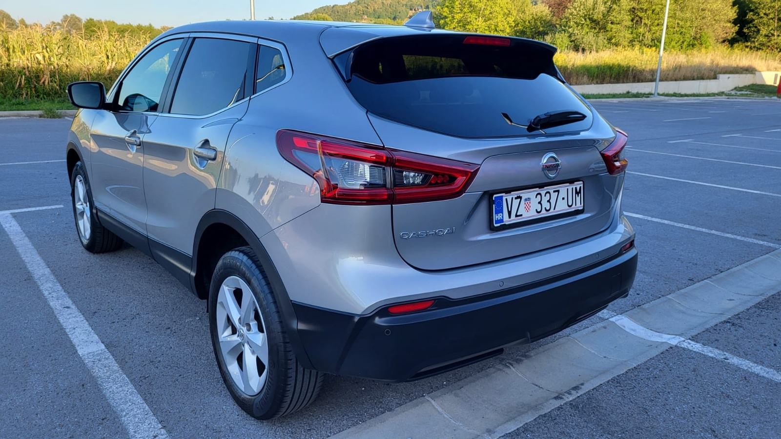 Nissan Qashqai 1,5 dCi REDIZAJN, NAVI, 121TKM.SERVISNA,REG.G.DANA, fotografija 8