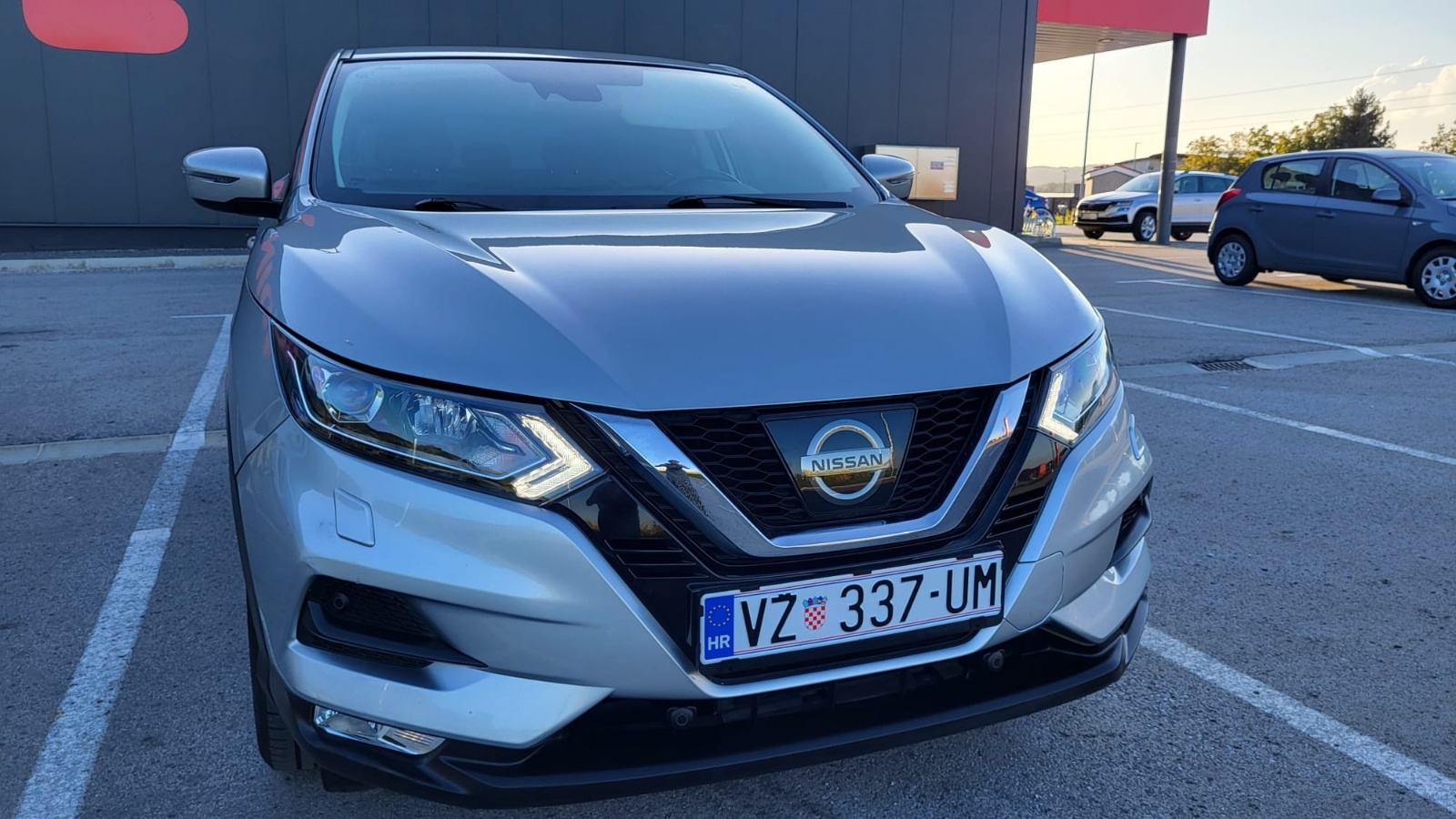 Nissan Qashqai 1,5 dCi REDIZAJN, NAVI, 121TKM.SERVISNA,REG.G.DANA, fotografija 3