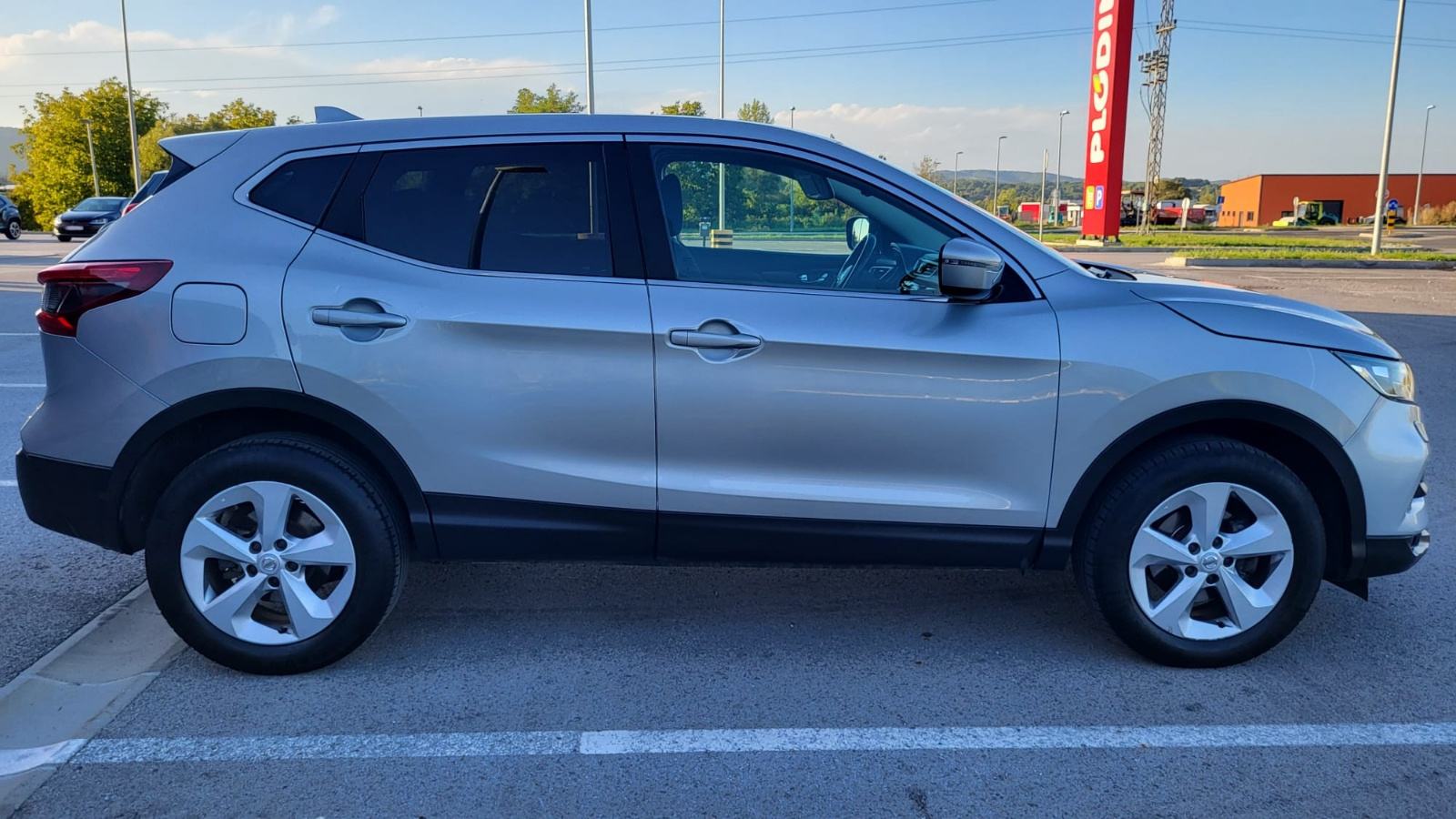 Nissan Qashqai 1,5 dCi REDIZAJN, NAVI, 121TKM.SERVISNA,REG.G.DANA, fotografija 4