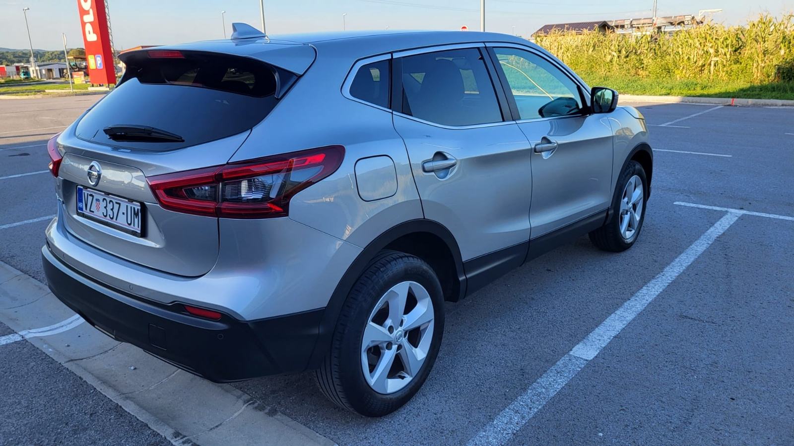 Nissan Qashqai 1,5 dCi REDIZAJN, NAVI, 121TKM.SERVISNA,REG.G.DANA, fotografija 9