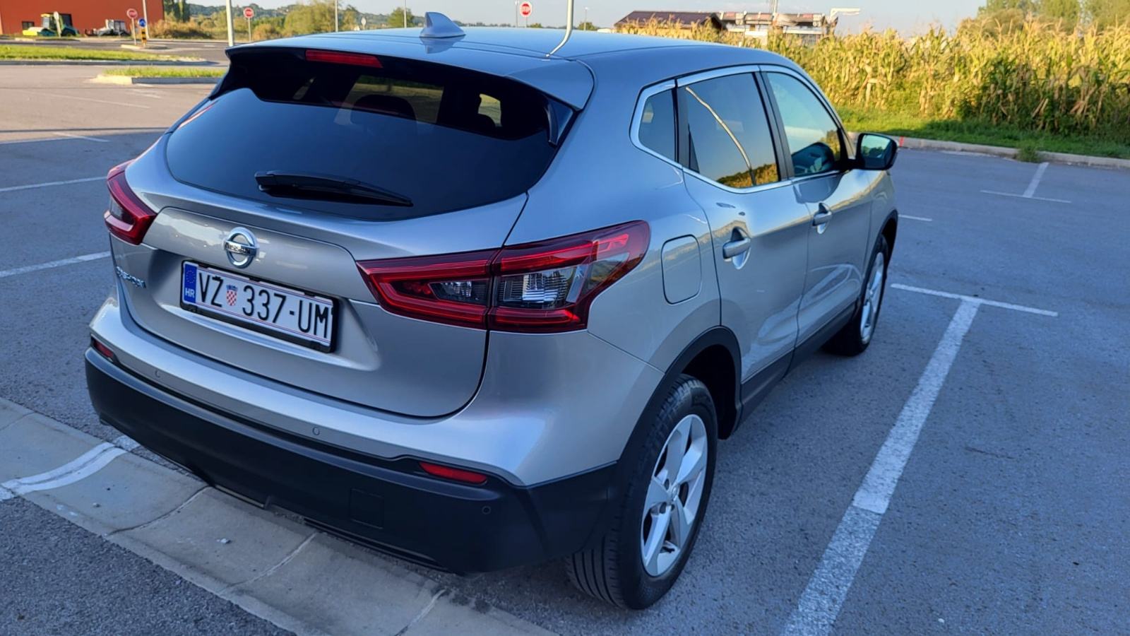 Nissan Qashqai 1,5 dCi REDIZAJN, NAVI, 121TKM.SERVISNA,REG.G.DANA, fotografija 13