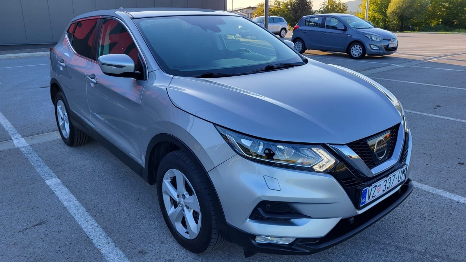 Nissan Qashqai 1,5 dCi REDIZAJN, NAVI, 121TKM.SERVISNA,REG.G.DANA, fotografija 12