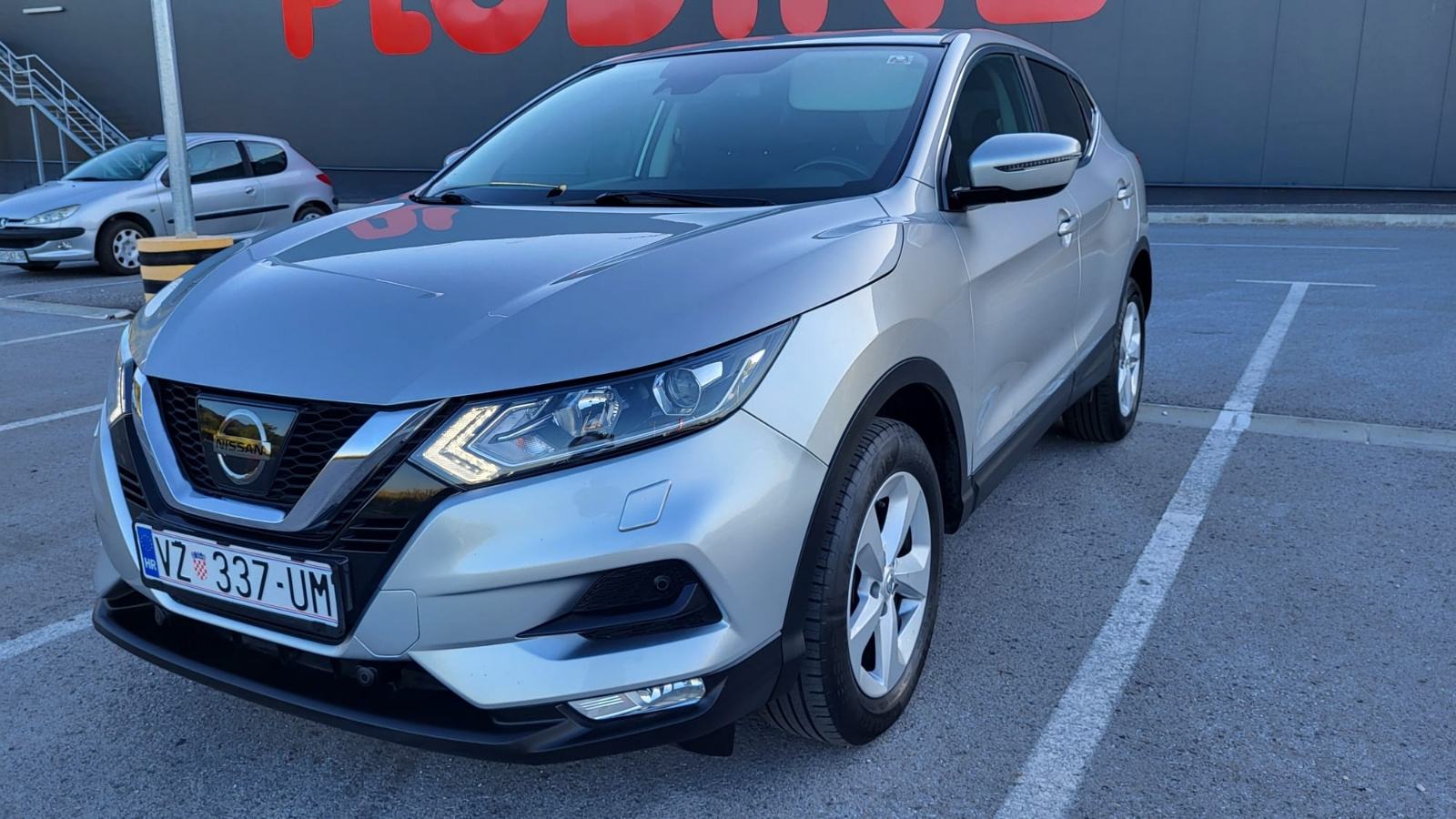 Nissan Qashqai 1,5 dCi REDIZAJN, NAVI, 121TKM.SERVISNA,REG.G.DANA, fotografija 11