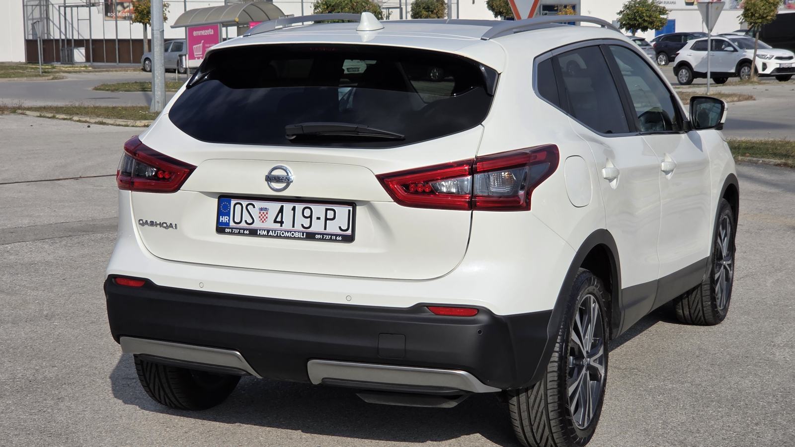 Nissan Qashqai 1,5 dCi*TEKNA AUTOM125 TKM XENON NAVI KAMERA 360 PANOR, fotografija 7