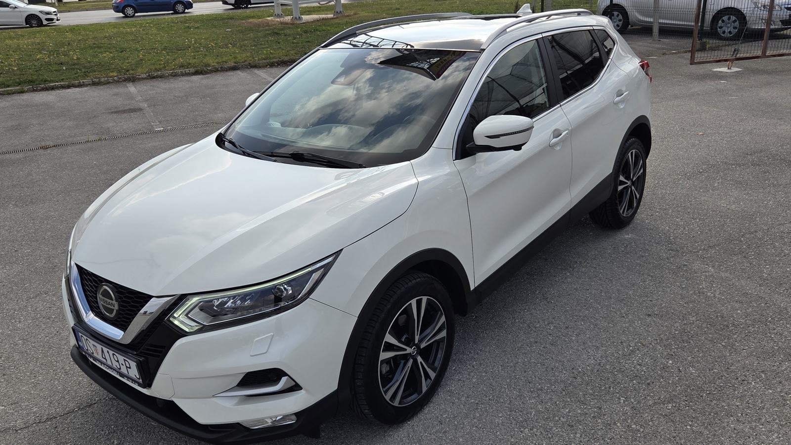 Nissan Qashqai 1,5 dCi*TEKNA AUTOM125 TKM XENON NAVI KAMERA 360 PANOR, fotografija 13