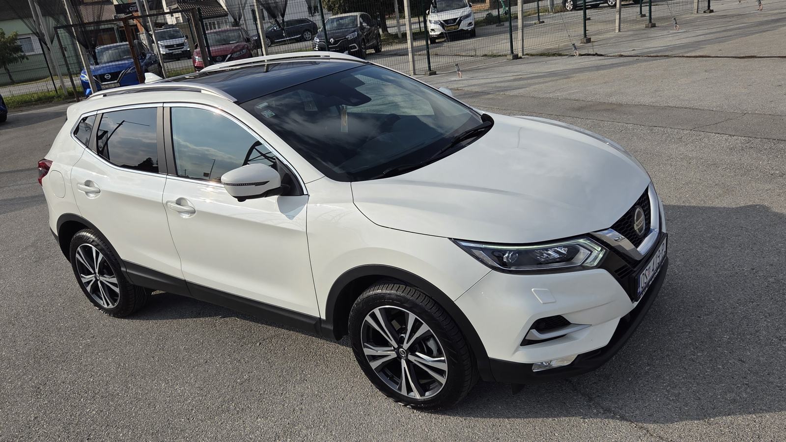 Nissan Qashqai 1,5 dCi*TEKNA AUTOM125 TKM XENON NAVI KAMERA 360 PANOR, fotografija 12