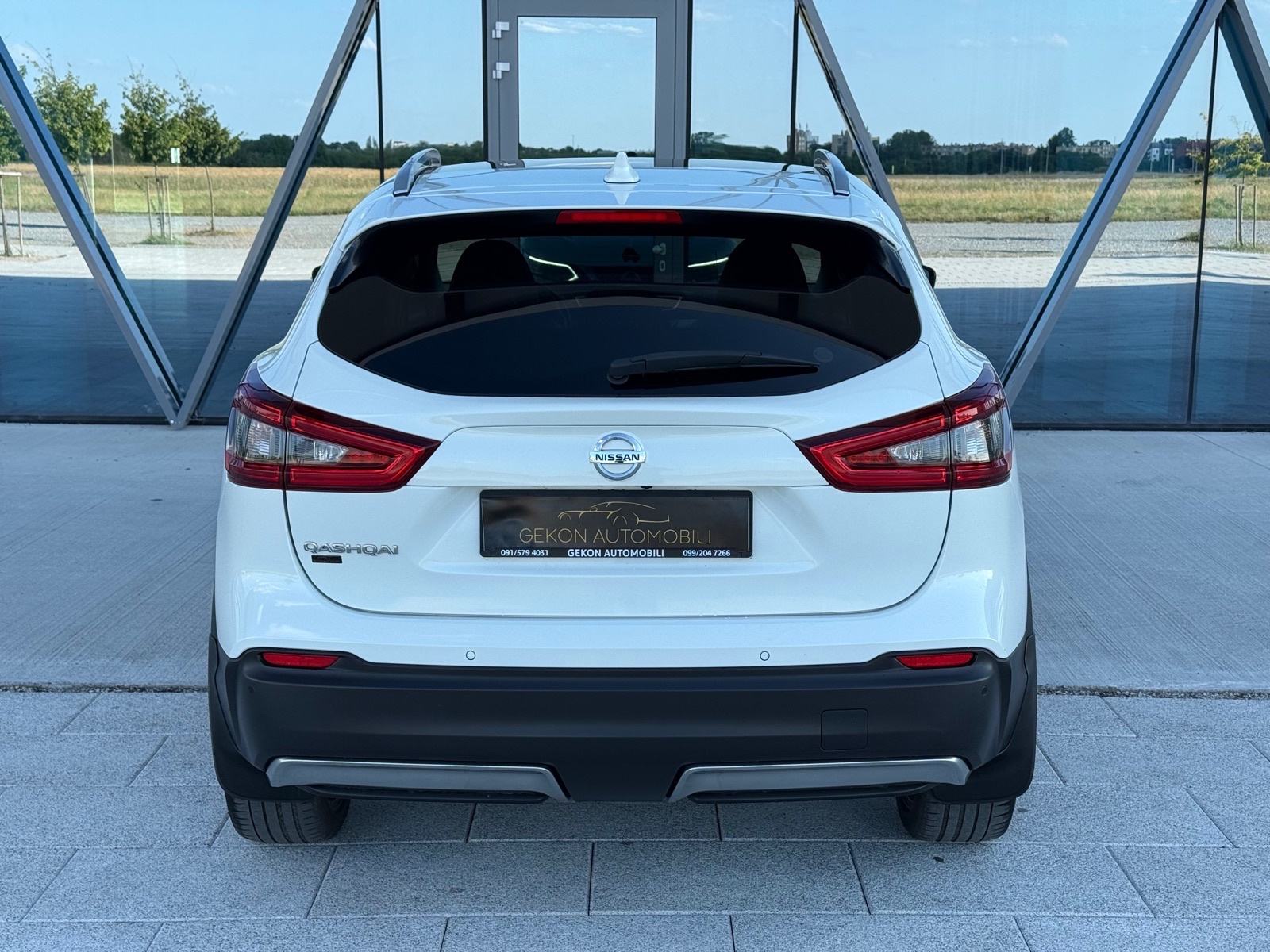 Nissan Qashqai 1,5 dCi TEKNA,PANO,360KAM,KEYLESS,SERVISNA,JAMSTVO, fotografija 4
