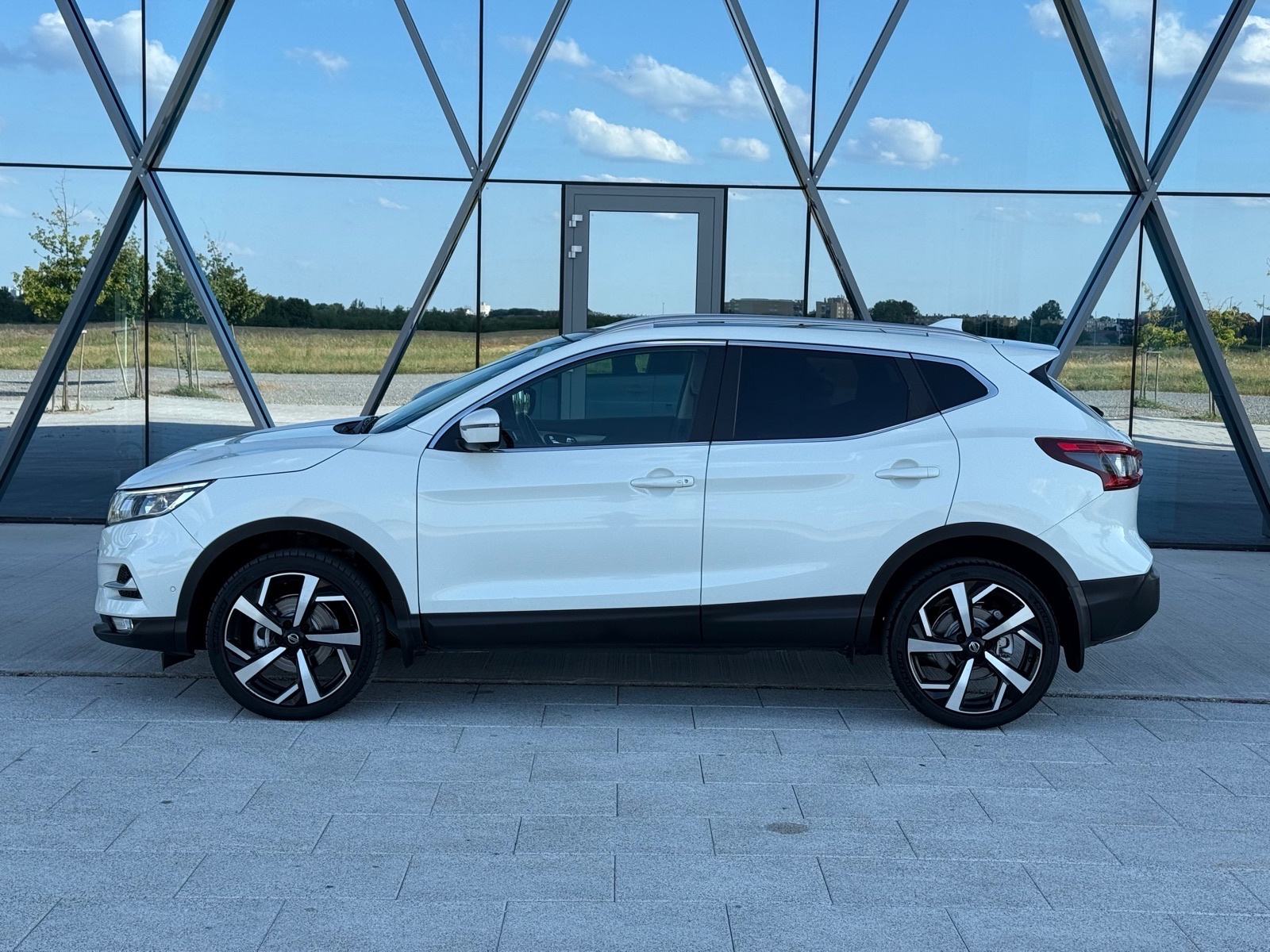 Nissan Qashqai 1,5 dCi TEKNA,PANO,360KAM,KEYLESS,SERVISNA,JAMSTVO, fotografija 2