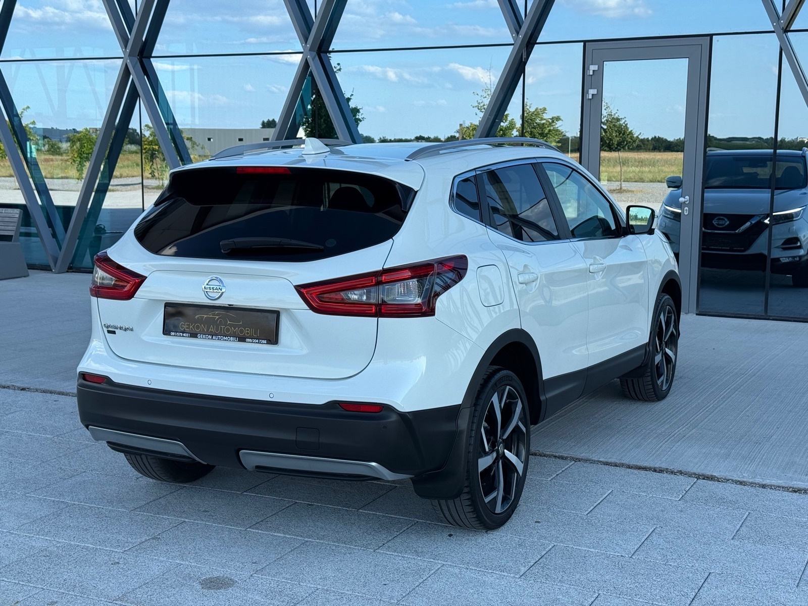 Nissan Qashqai 1,5 dCi TEKNA,PANO,360KAM,KEYLESS,SERVISNA,JAMSTVO, fotografija 5