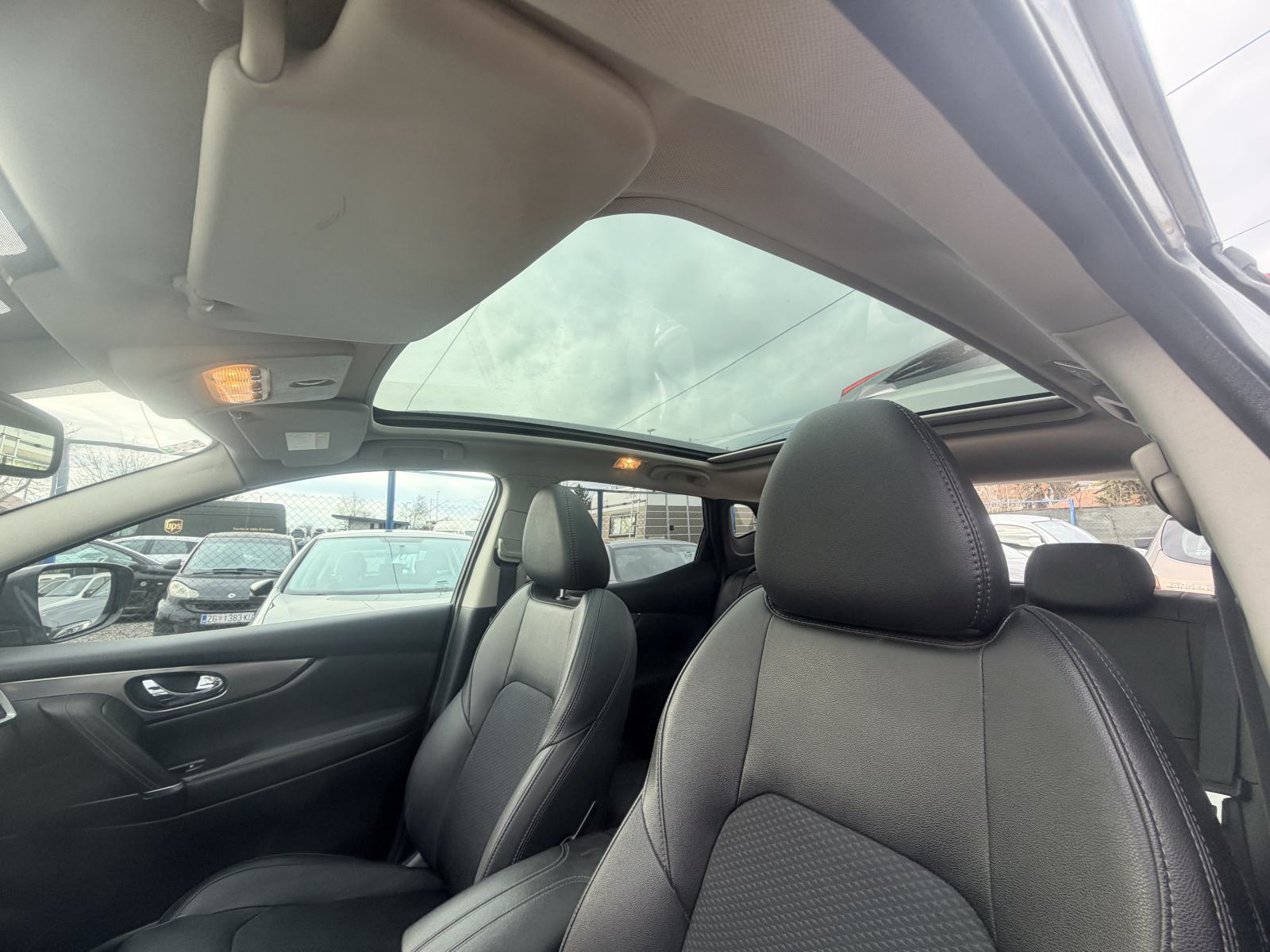 Nissan Qashqai 1,5 dCi TEKNA, fotografija 14