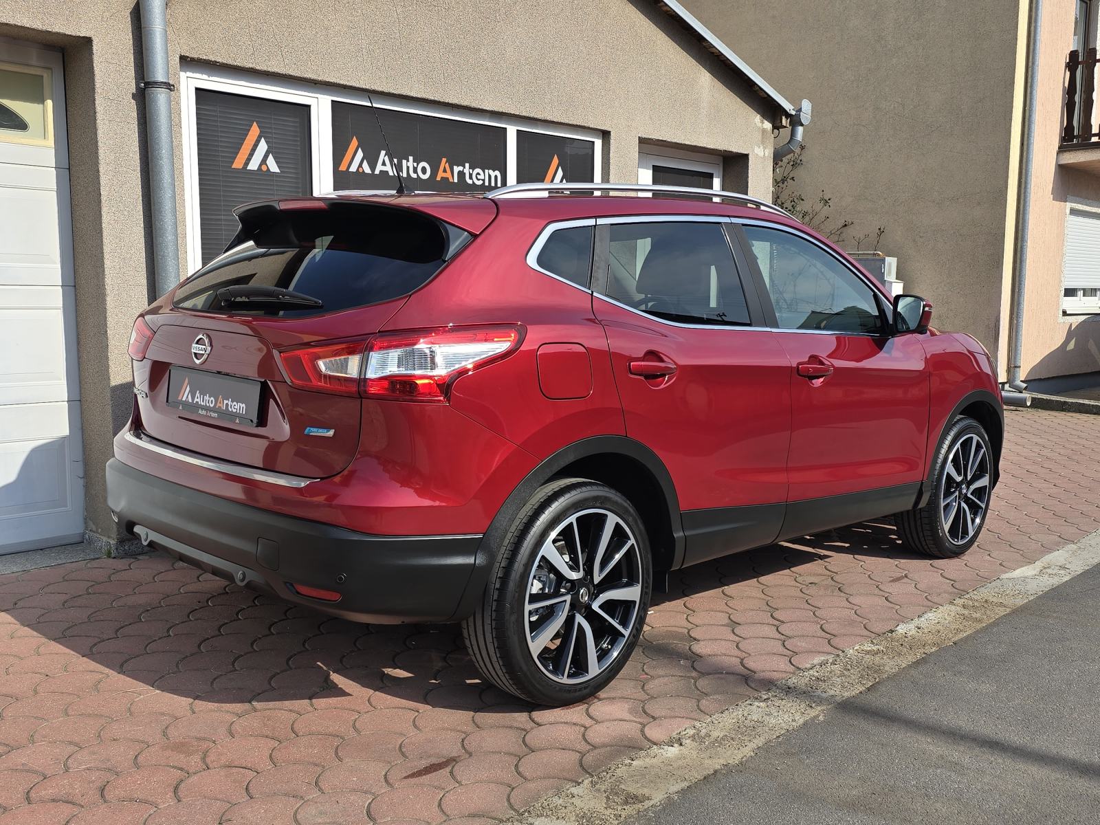 Nissan Qashqai 1.5 dCi TEKNA,LED,KAM.360°,PANO,ALU 19,SERV.KNJ,JAMSTVO, fotografija 6