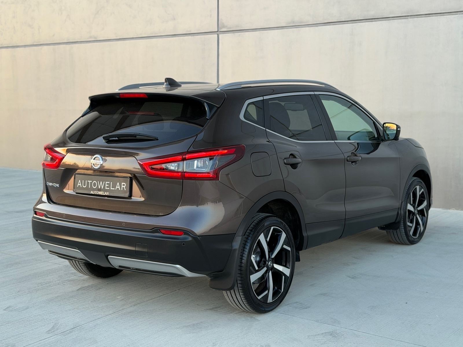 Nissan Qashqai 1,5 dCi TEKNA,PANORAMA,360KAM,KEYLESS,GR.SJED,SERVISNA, fotografija 4