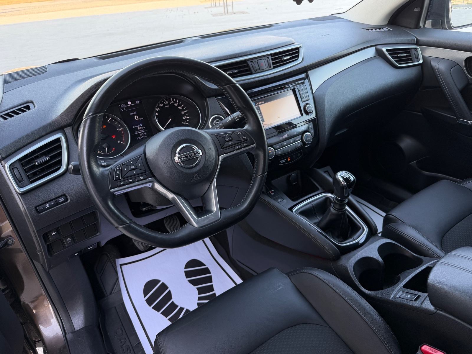 Nissan Qashqai 1,5 dCi TEKNA,PANORAMA,360KAM,KEYLESS,GR.SJED,SERVISNA, fotografija 8