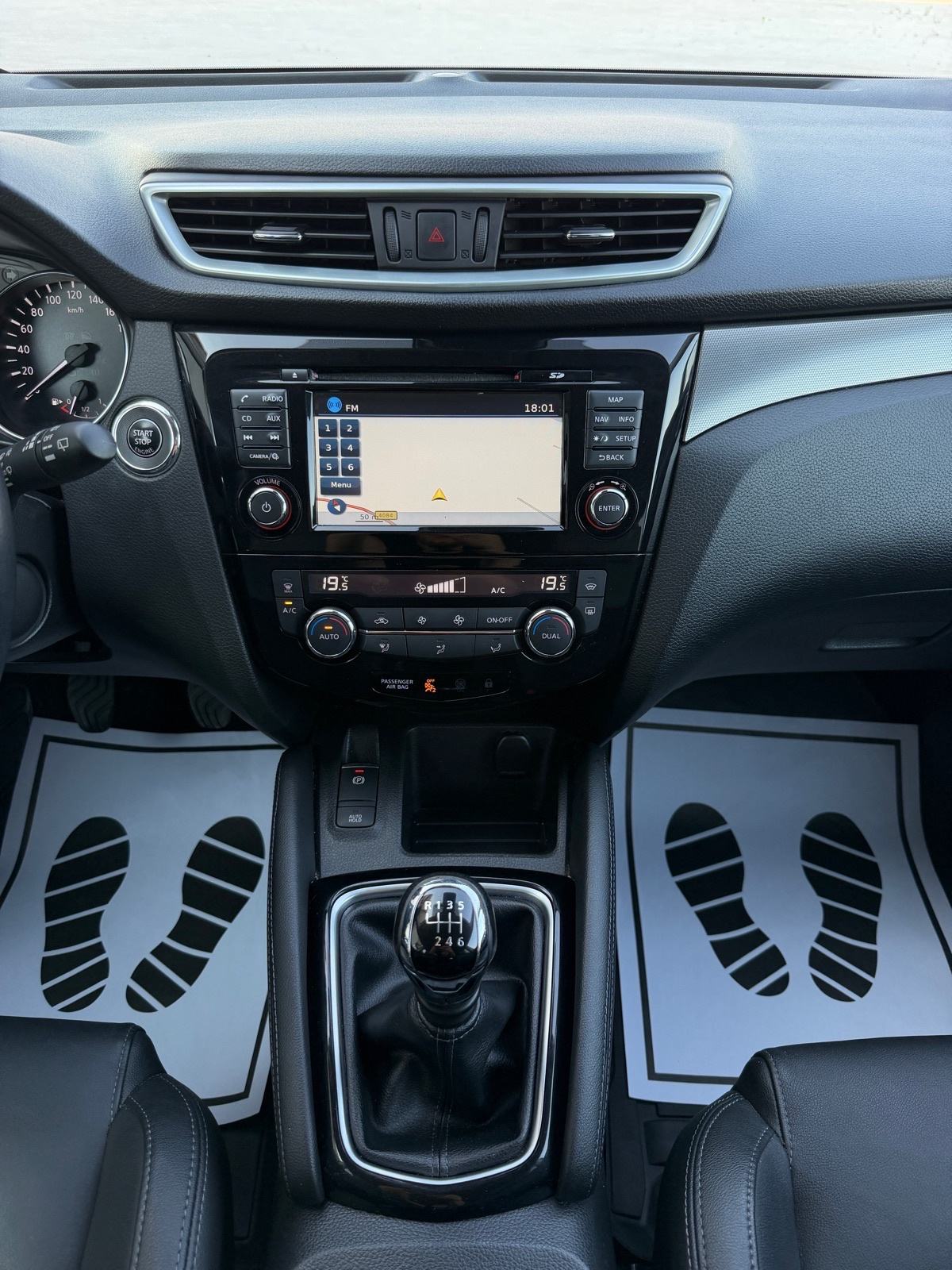 Nissan Qashqai 1,5 dCi TEKNA,PANORAMA,360KAM,KEYLESS,GR.SJED,SERVISNA, fotografija 13