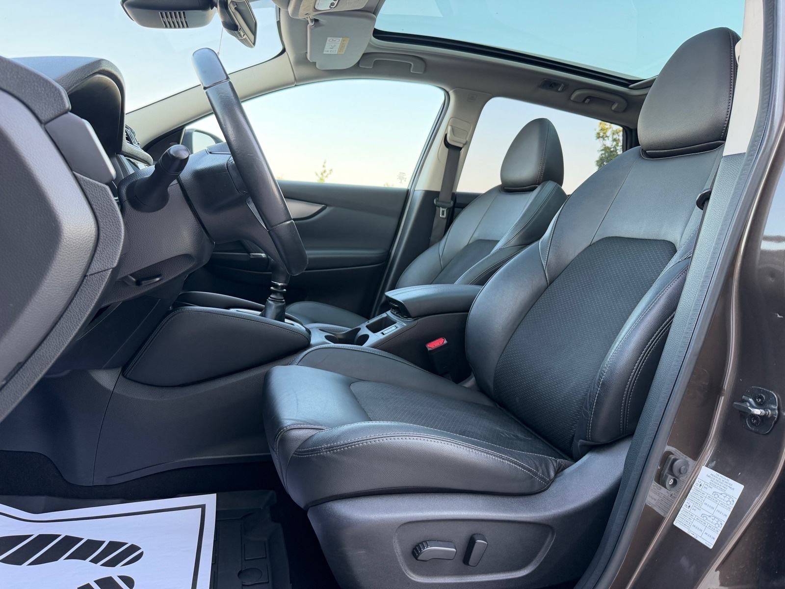 Nissan Qashqai 1,5 dCi TEKNA,PANORAMA,360KAM,KEYLESS,GR.SJED,SERVISNA, fotografija 9