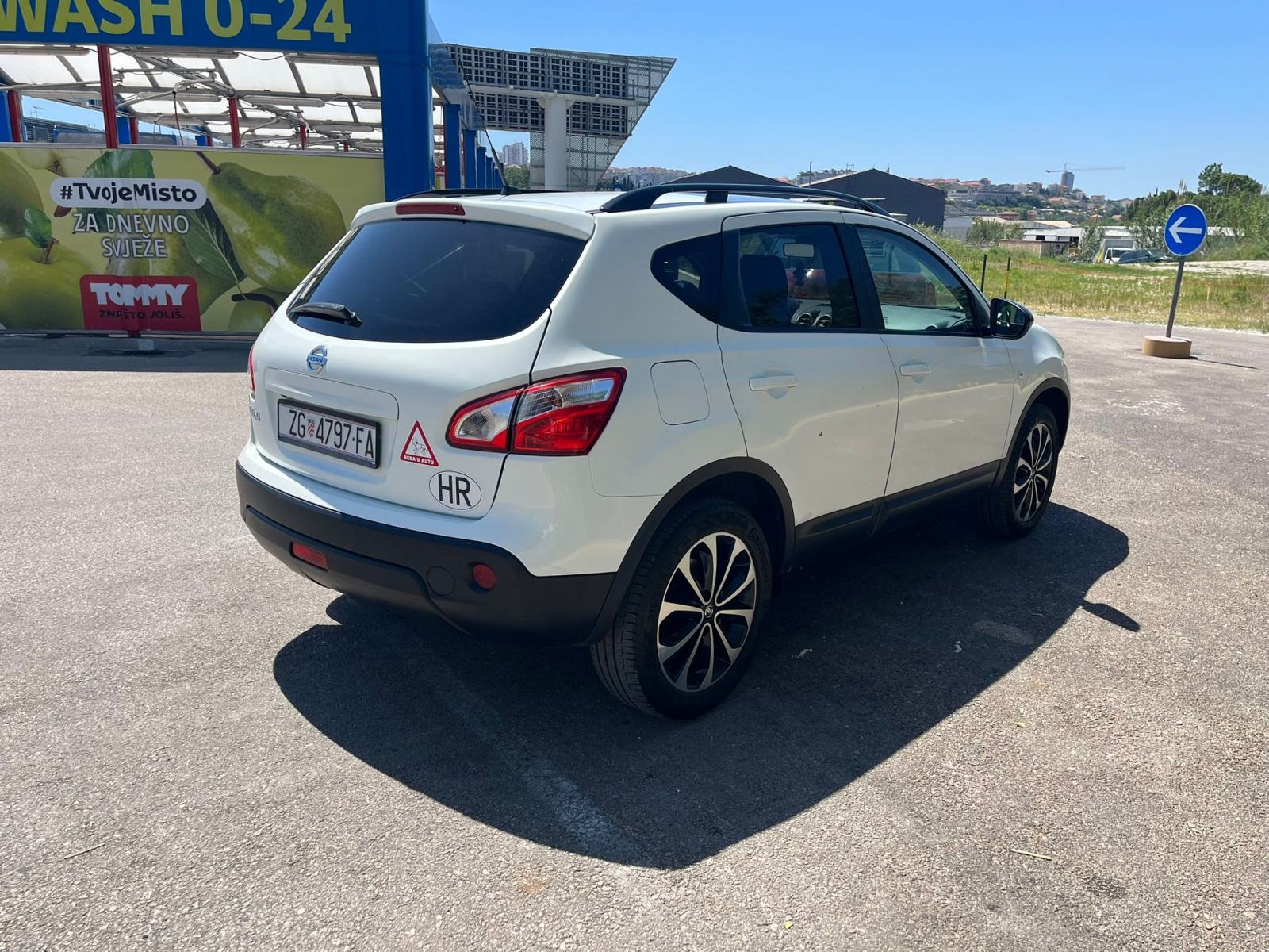 Nissan Qashqai 1,6 16V-HR-1VL.panorama-reg.1 god., fotografija 7