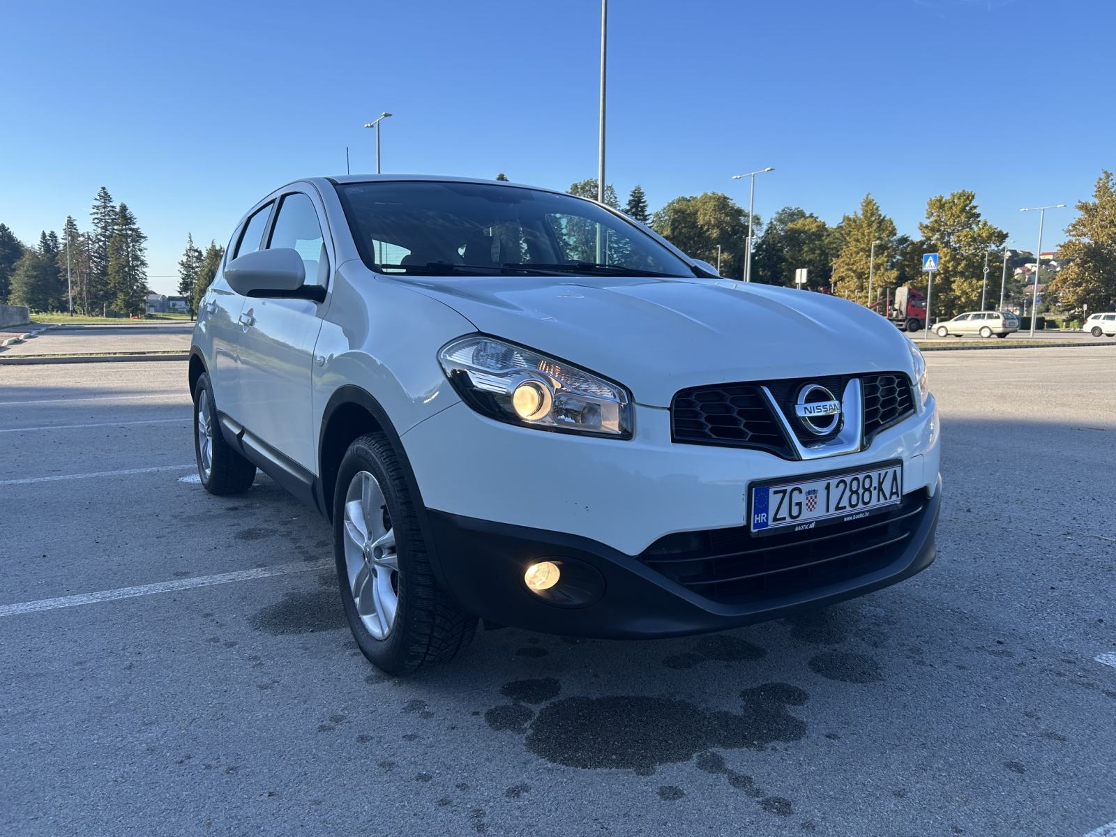 Nissan Qashqai 1,6 16V Reg 1 god, pogled izvana - slika 1