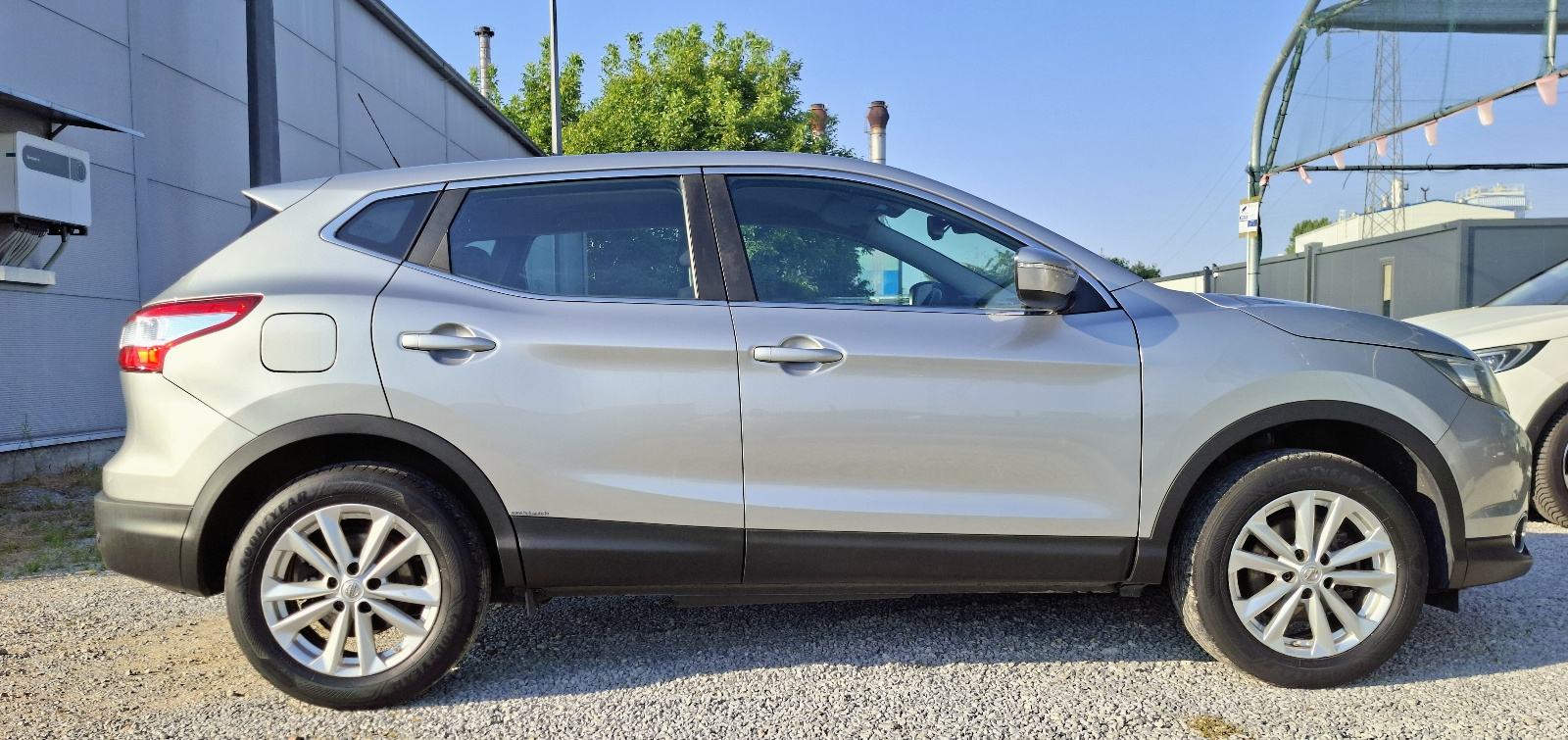 Nissan Qashqai 1,6 dCi 130ks //135.800 km servisna knjiga//NAVI//, fotografija 5