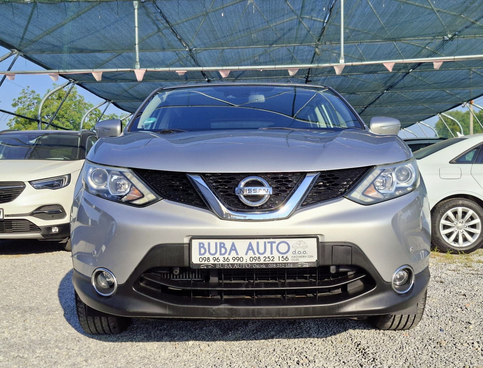 Nissan Qashqai 1,6 dCi 130ks //135.800 km servisna knjiga//NAVI//, fotografija 2