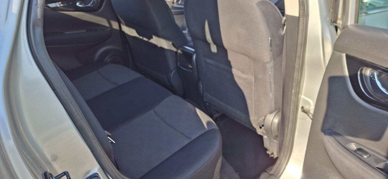 Nissan Qashqai 1,6 dCi 130ks //135.800 km servisna knjiga//NAVI//, fotografija 11
