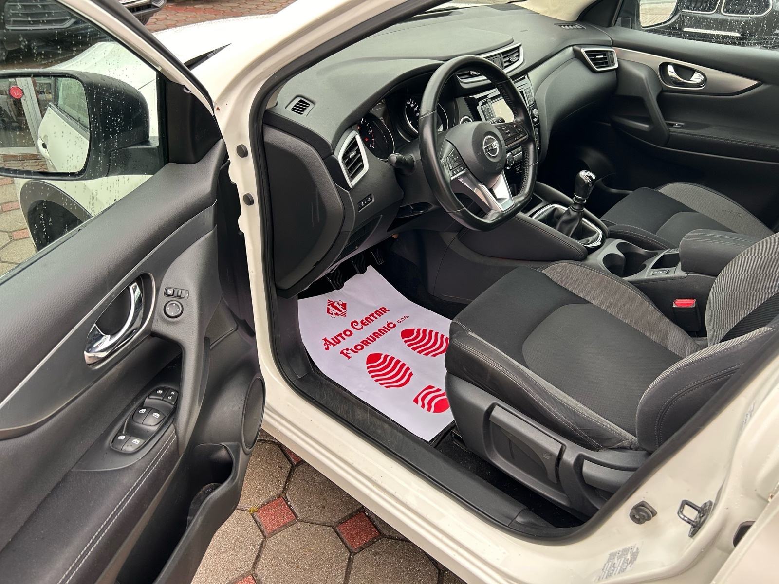 Nissan Qashqai 1,6 dCi 2017.,reg:3.3.2027.,NAVI, SERVISNA, KAMERA, ALU, fotografija 10