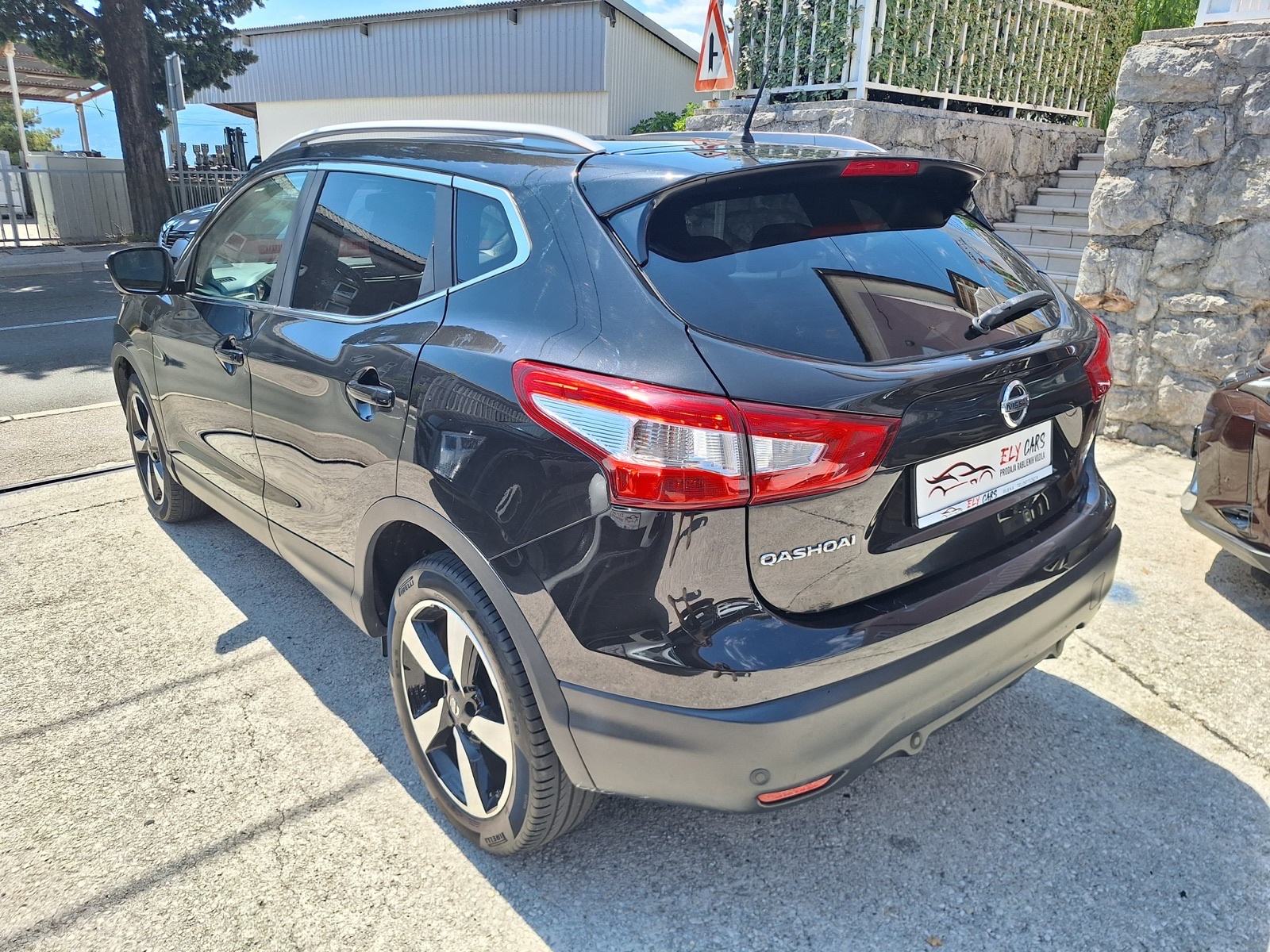 Nissan Qashqai 1,6 dCi 130Ks P.KAMER 360° automatik PANORAMA/95.000Km, fotografija 4