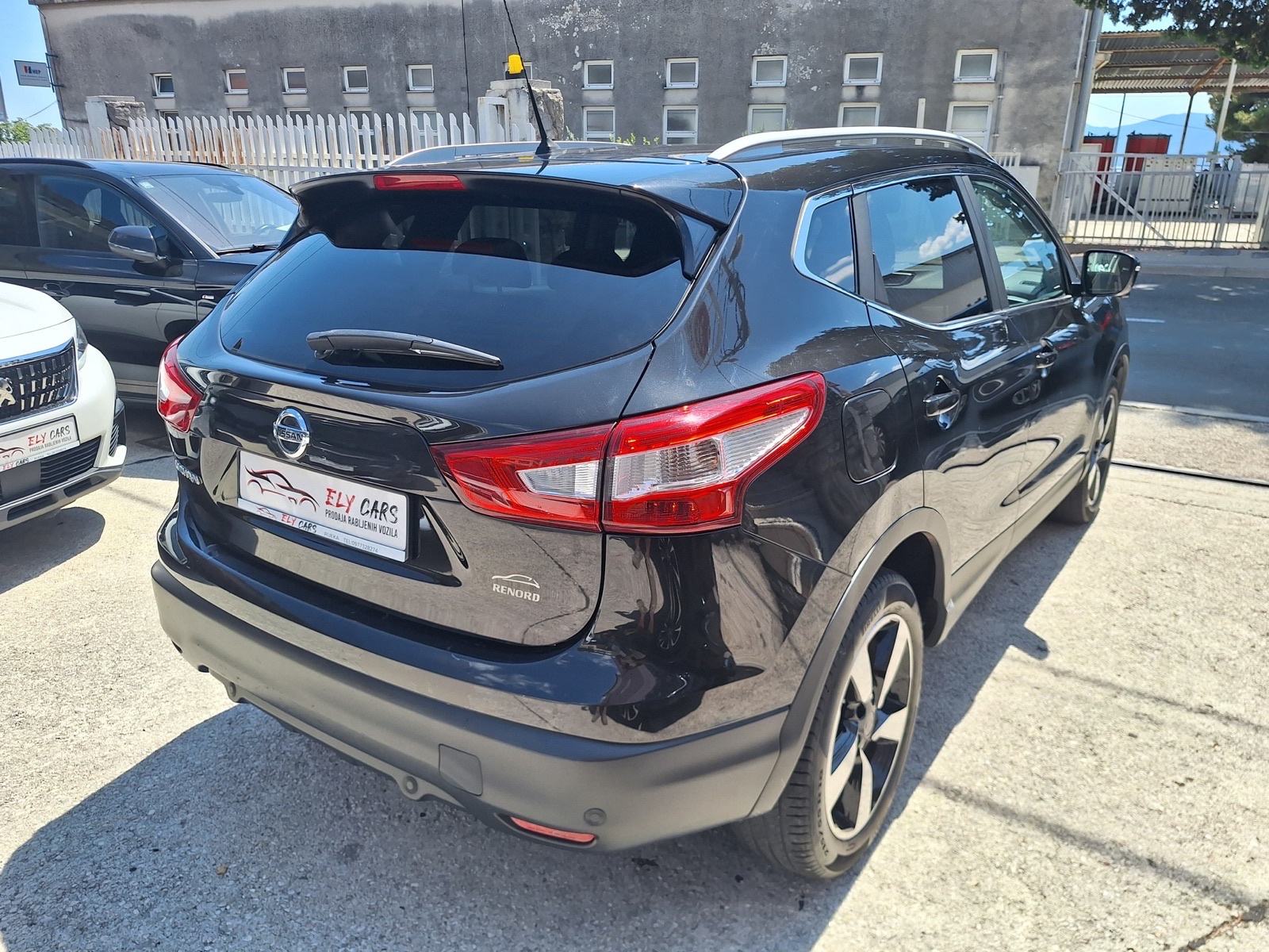 Nissan Qashqai 1,6 dCi 130Ks P.KAMER 360° automatik PANORAMA/95.000Km, fotografija 5