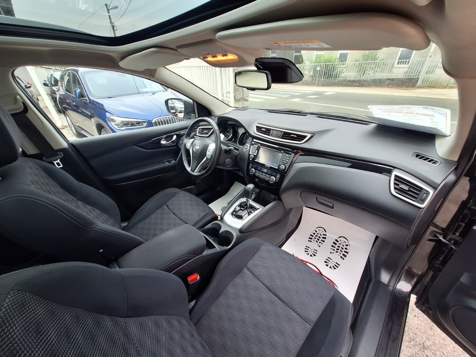 Nissan Qashqai 1,6 dCi 130Ks P.KAMER 360° automatik PANORAMA/95.000Km, fotografija 17