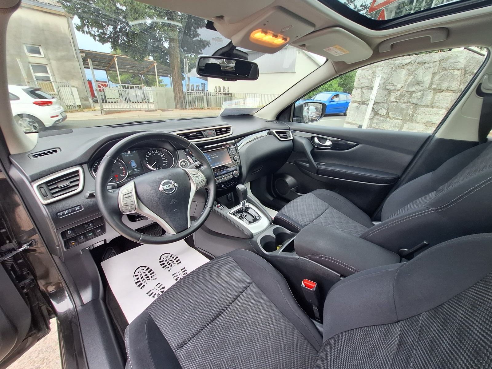 Nissan Qashqai 1,6 dCi 130Ks P.KAMER 360° automatik PANORAMA/95.000Km, fotografija 12