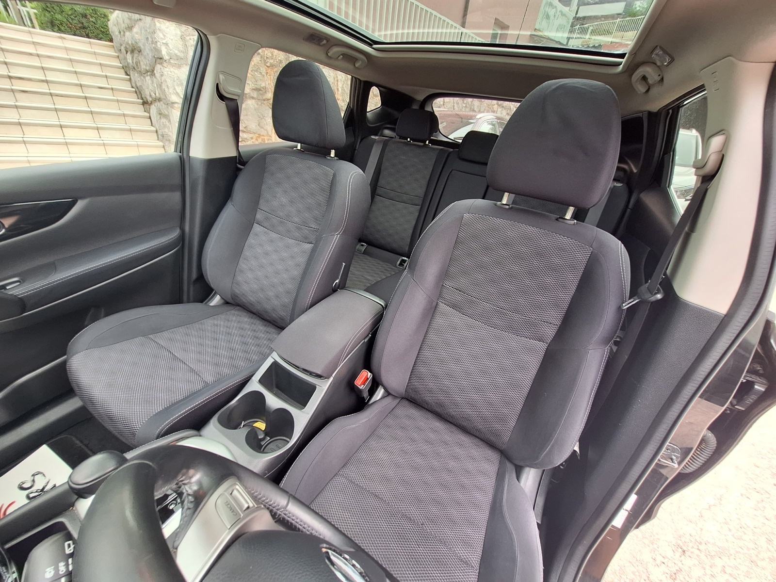 Nissan Qashqai 1,6 dCi 130Ks P.KAMER 360° automatik PANORAMA/95.000Km, fotografija 13