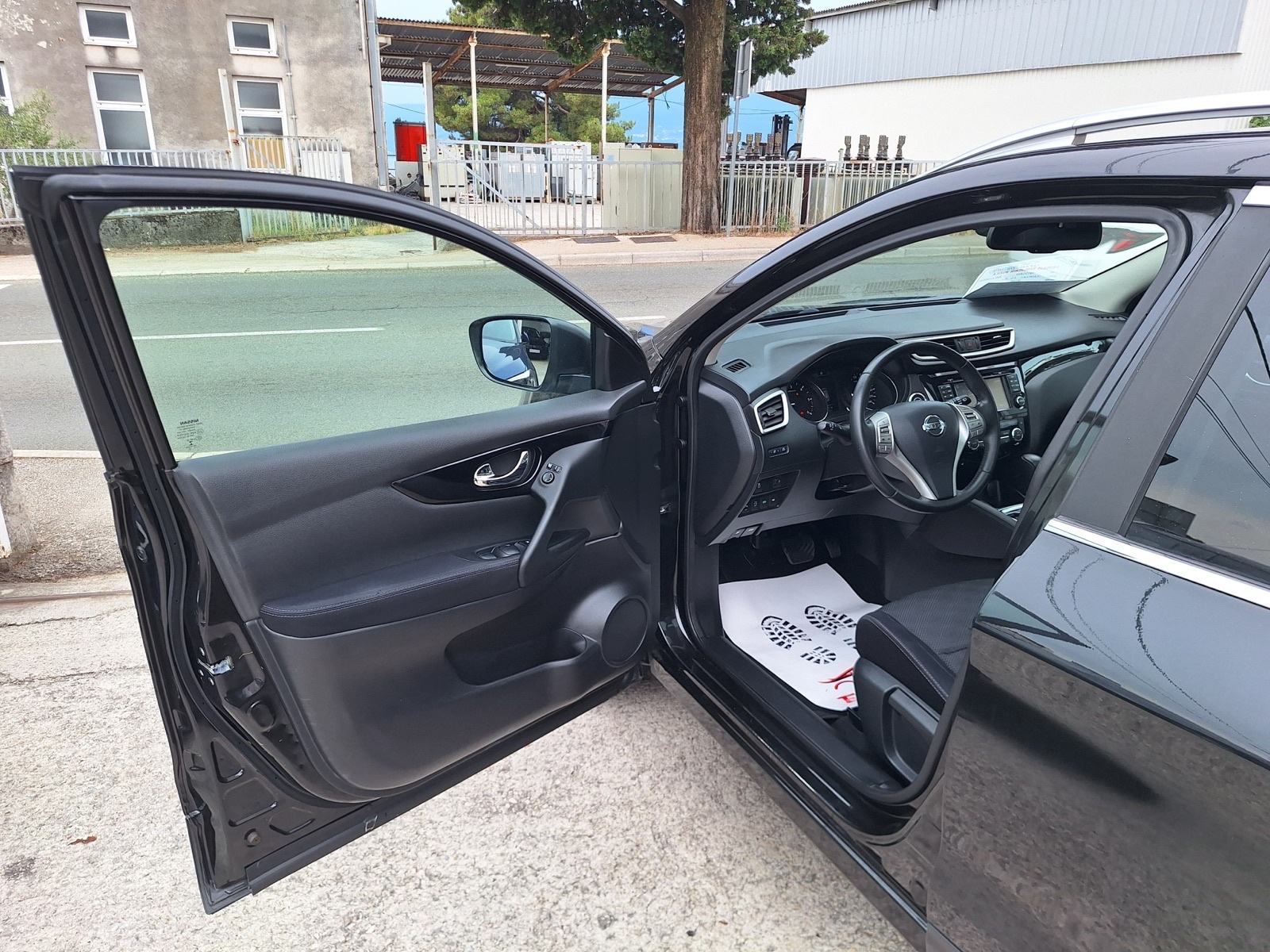 Nissan Qashqai 1,6 dCi 130Ks P.KAMER 360° automatik PANORAMA/95.000Km, fotografija 10