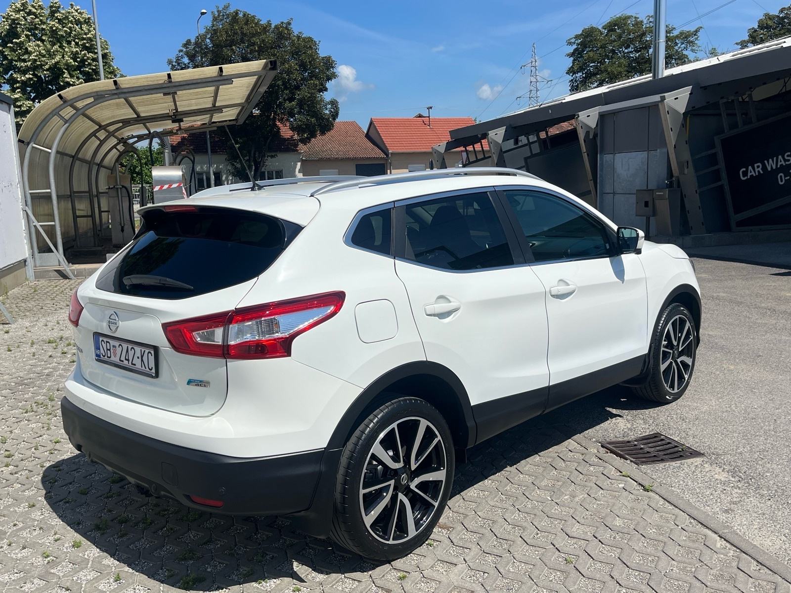 Nissan Qashqai 1,6 dCi Automatik Panorama Kamere360 Xenon Keyless, fotografija 4