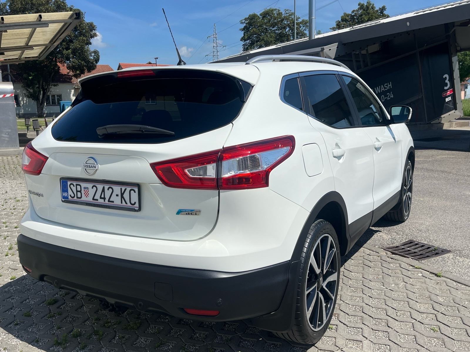 Nissan Qashqai 1,6 dCi Automatik Panorama Kamere360 Xenon Keyless, fotografija 5