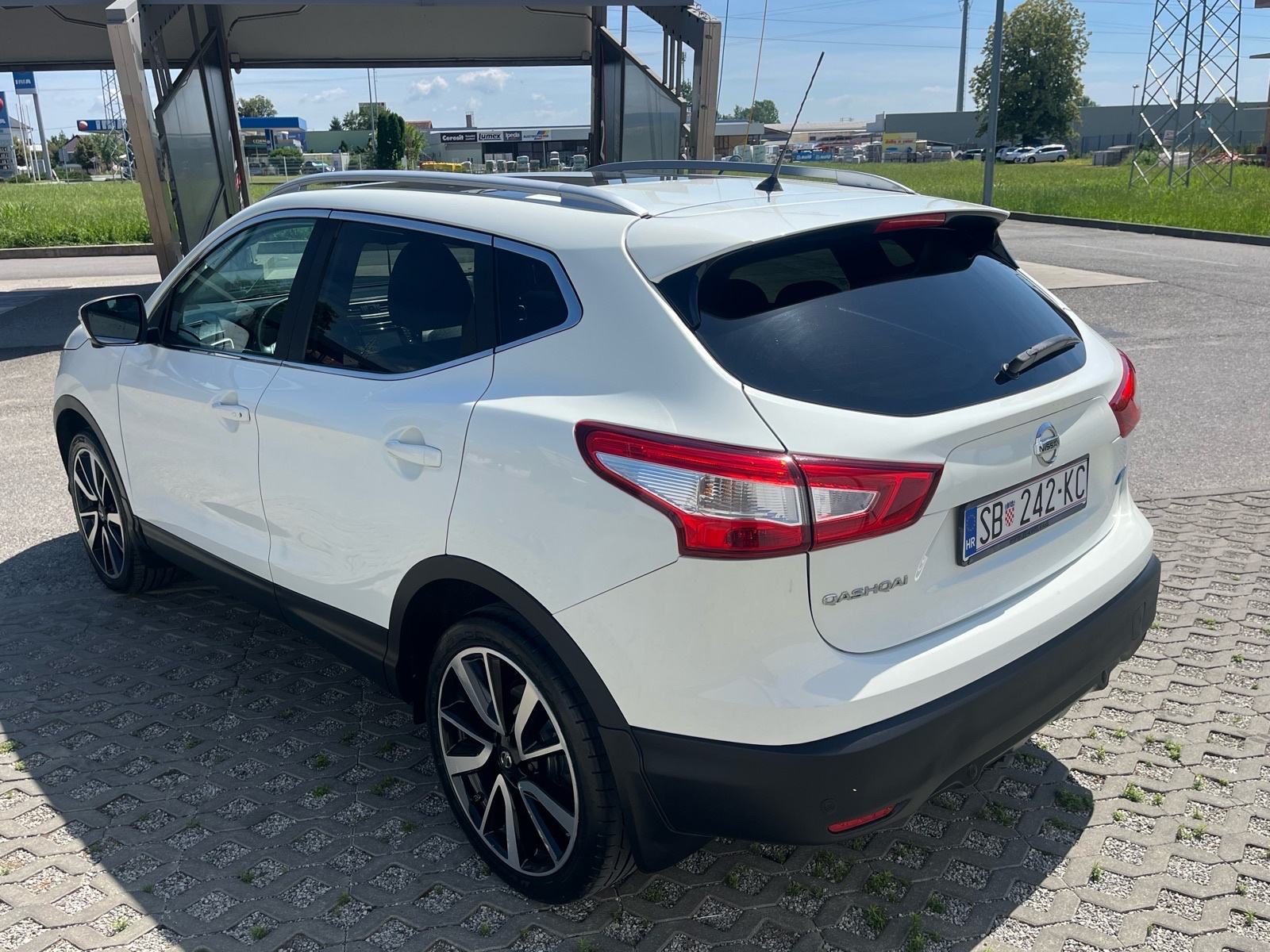 Nissan Qashqai 1,6 dCi Automatik Panorama Kamere360 Xenon Keyless, fotografija 6
