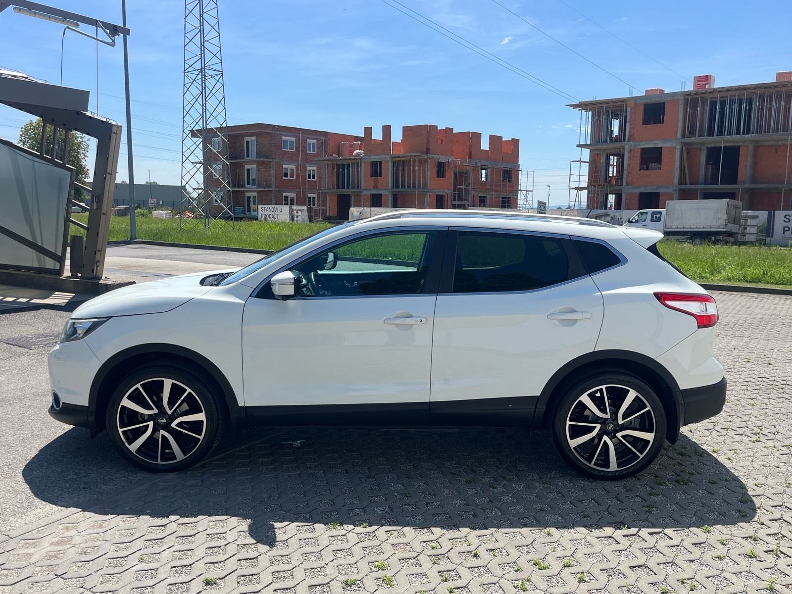 Nissan Qashqai 1,6 dCi Automatik Panorama Kamere360 Xenon Keyless, fotografija 7