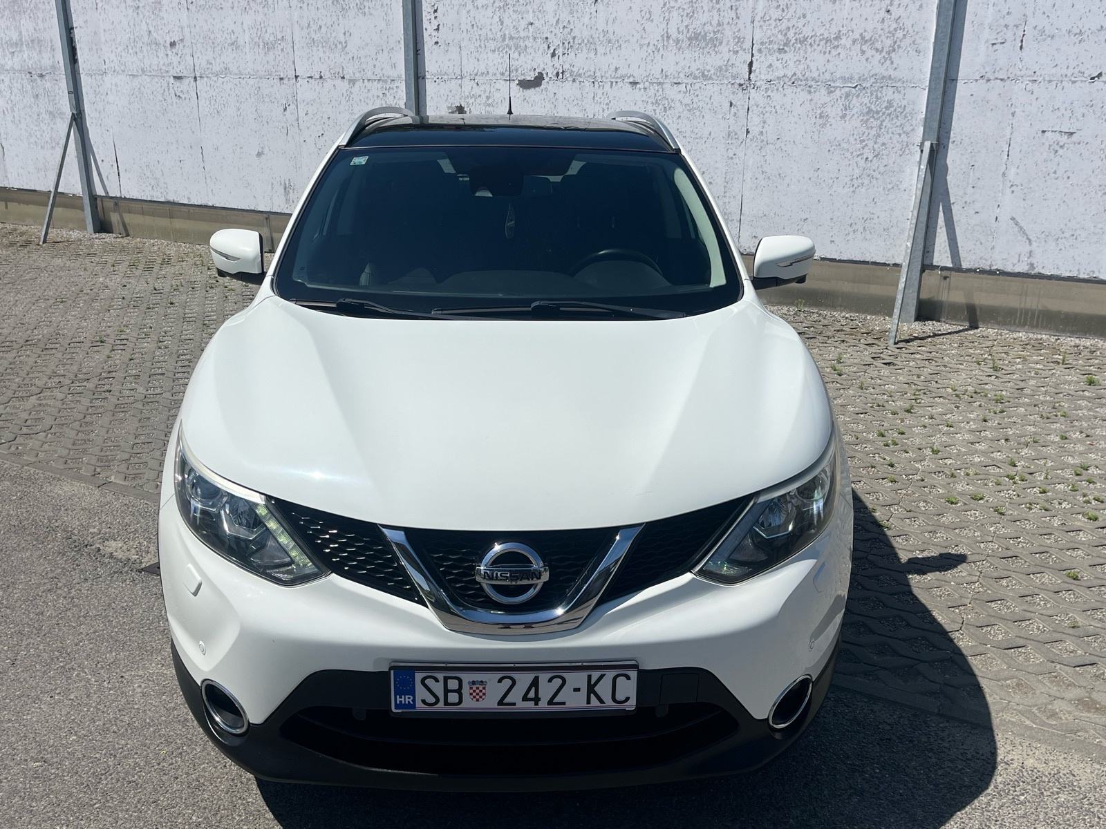 Nissan Qashqai 1,6 dCi Automatik Panorama Kamere360 Xenon Keyless, fotografija 10