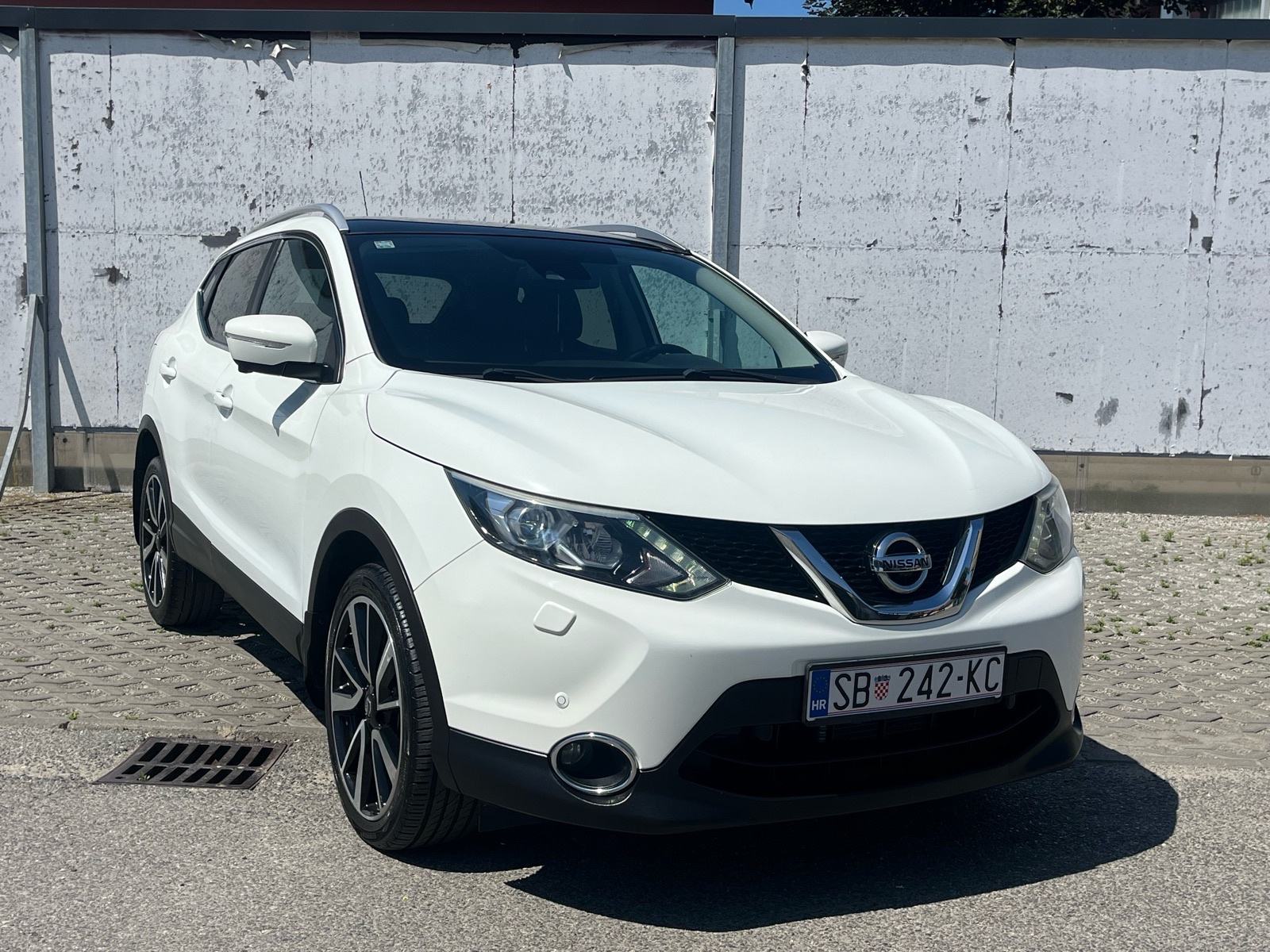 Nissan Qashqai 1,6 dCi Automatik Panorama Kamere360 Xenon Keyless, fotografija 11
