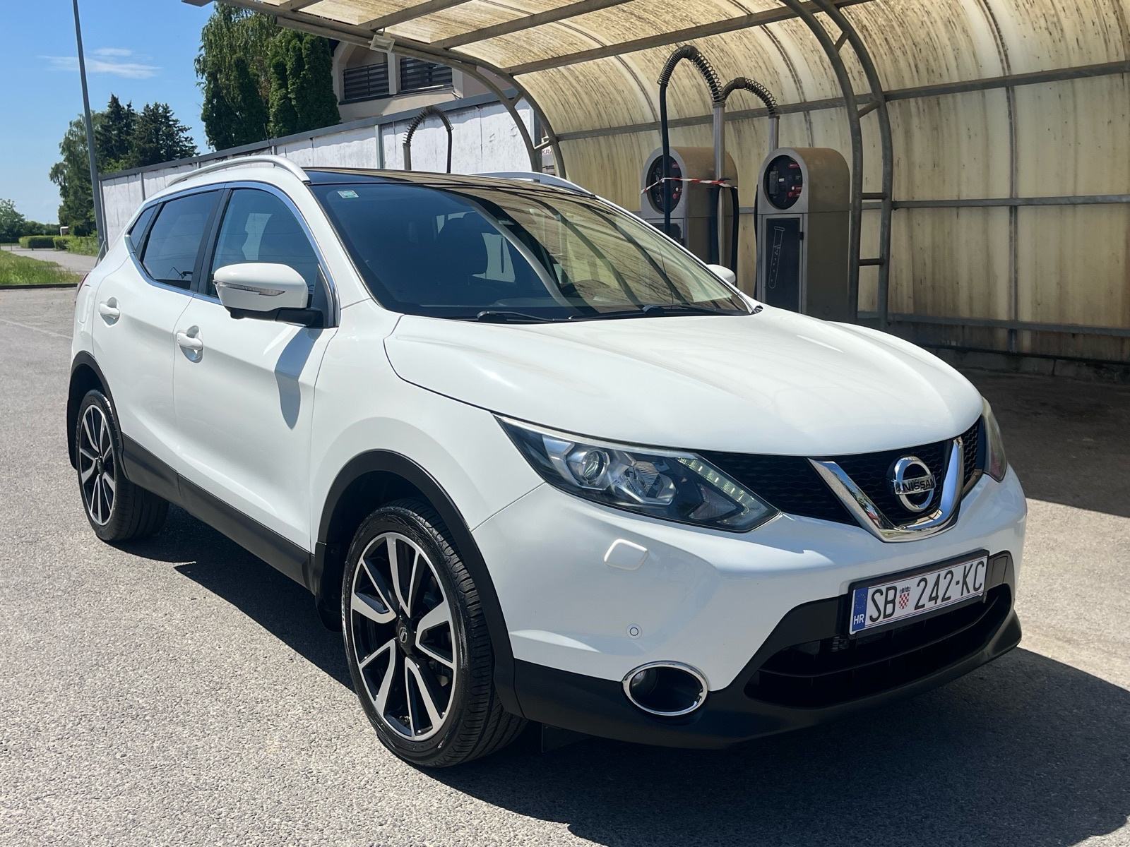Nissan Qashqai 1,6 dCi Automatik Panorama Kamere360 Xenon Keyless, fotografija 13
