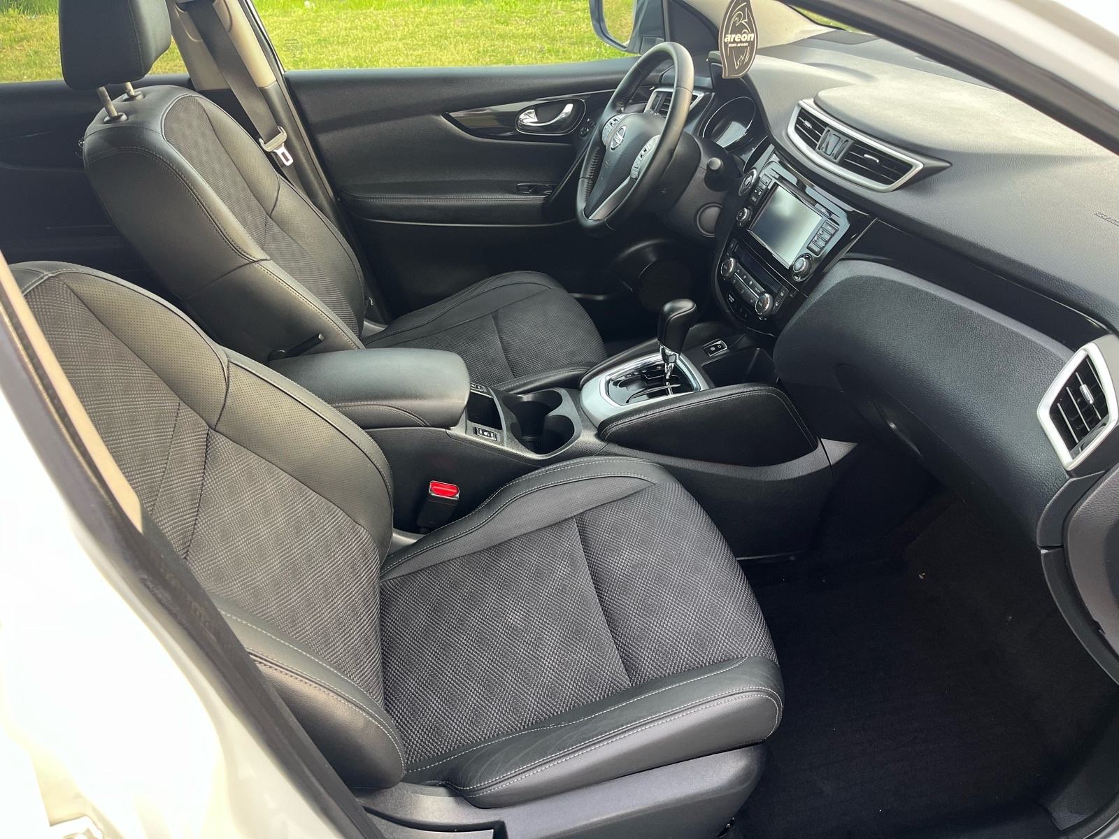 Nissan Qashqai 1,6 dCi Automatik Panorama Kamere360 Xenon Keyless, fotografija 18