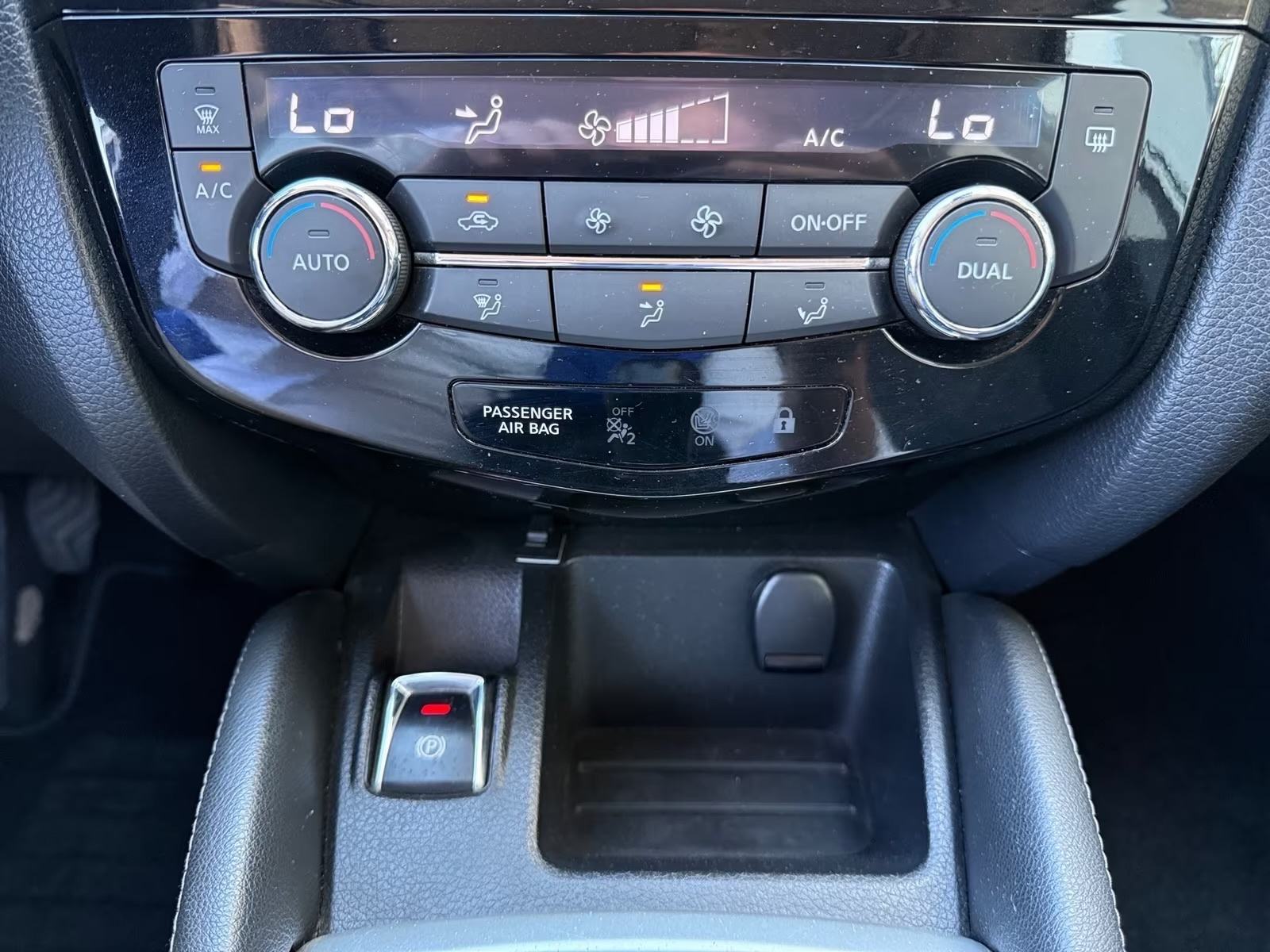Nissan Qashqai 1,6 dCi 360° automatik, fotografija 8