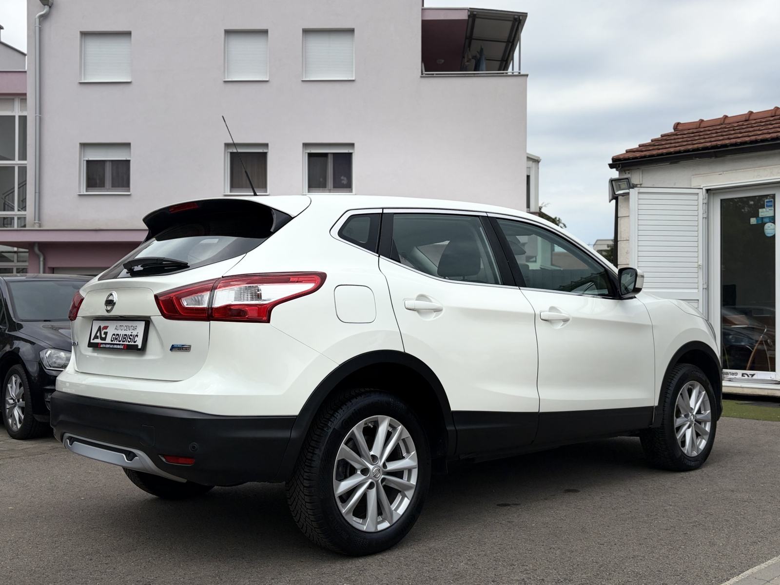 Nissan Qashqai 1,6 dCi *Servisna* *Nove gume* *Jamstvo*, fotografija 10