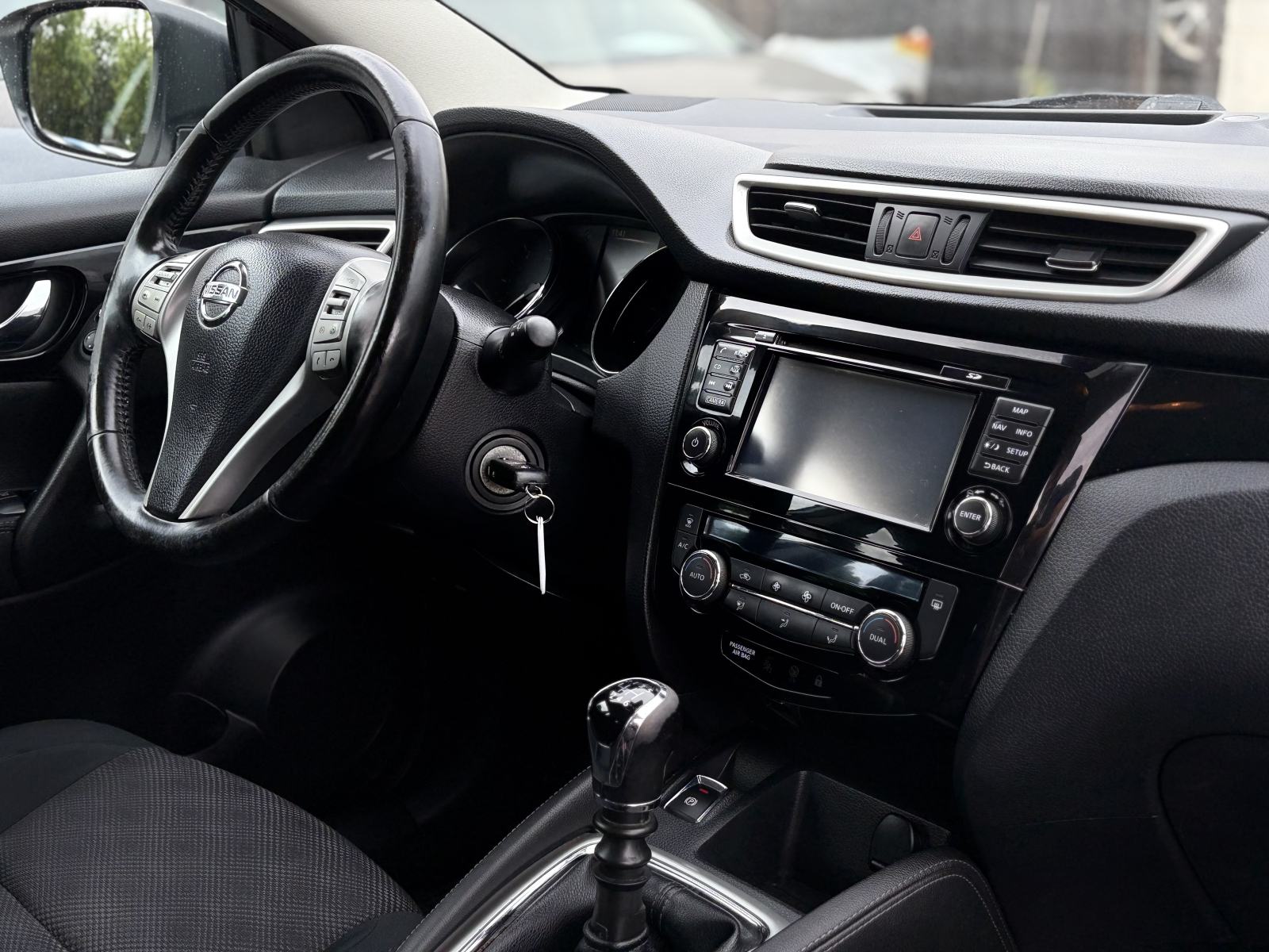 Nissan Qashqai 1,6 dCi *Servisna* *Nove gume* *Jamstvo*, fotografija 18