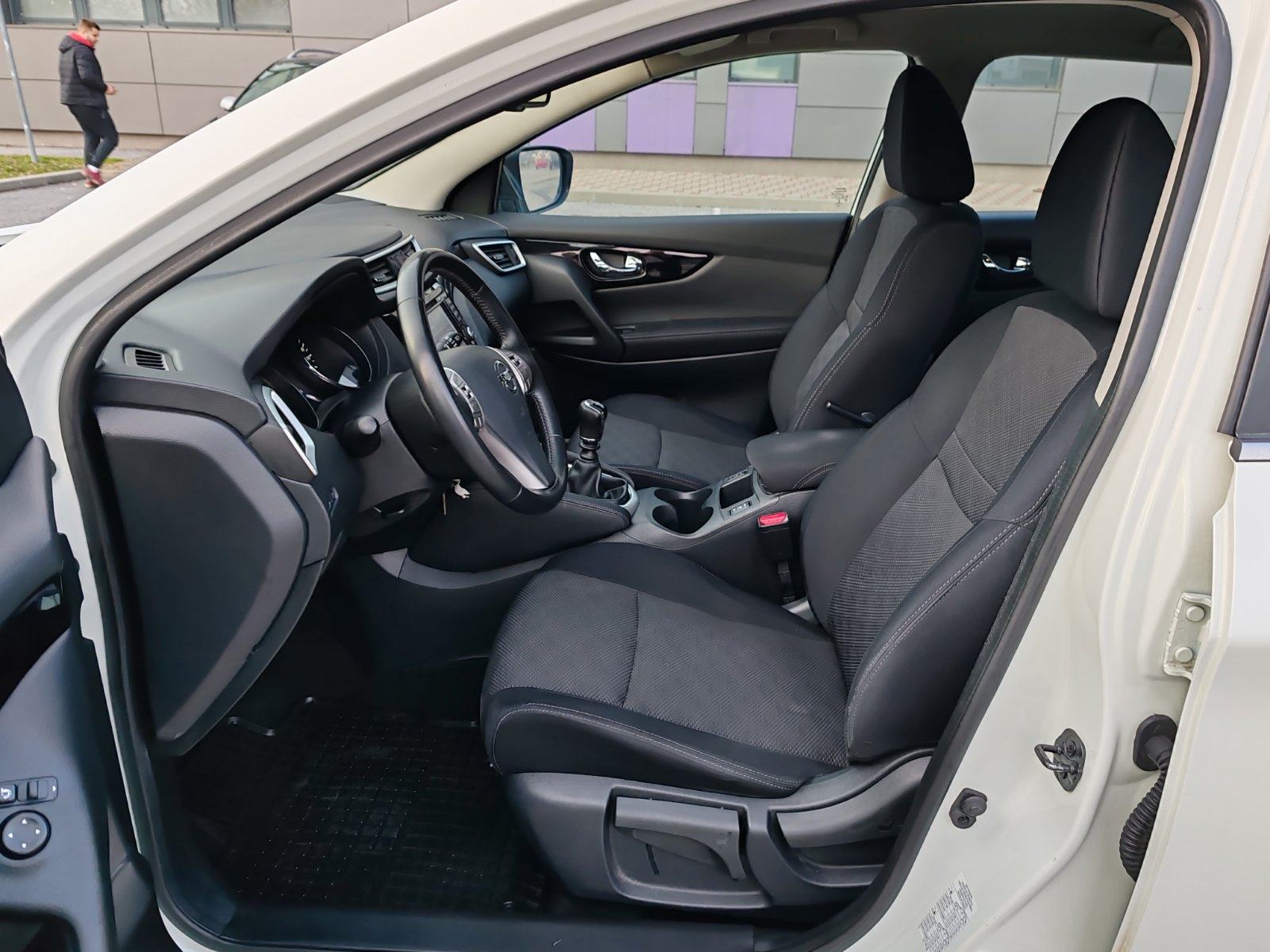 Nissan Qashqai 1,6 dCi 4x4 WD 2016 GOD , reg 05/2016, fotografija 8