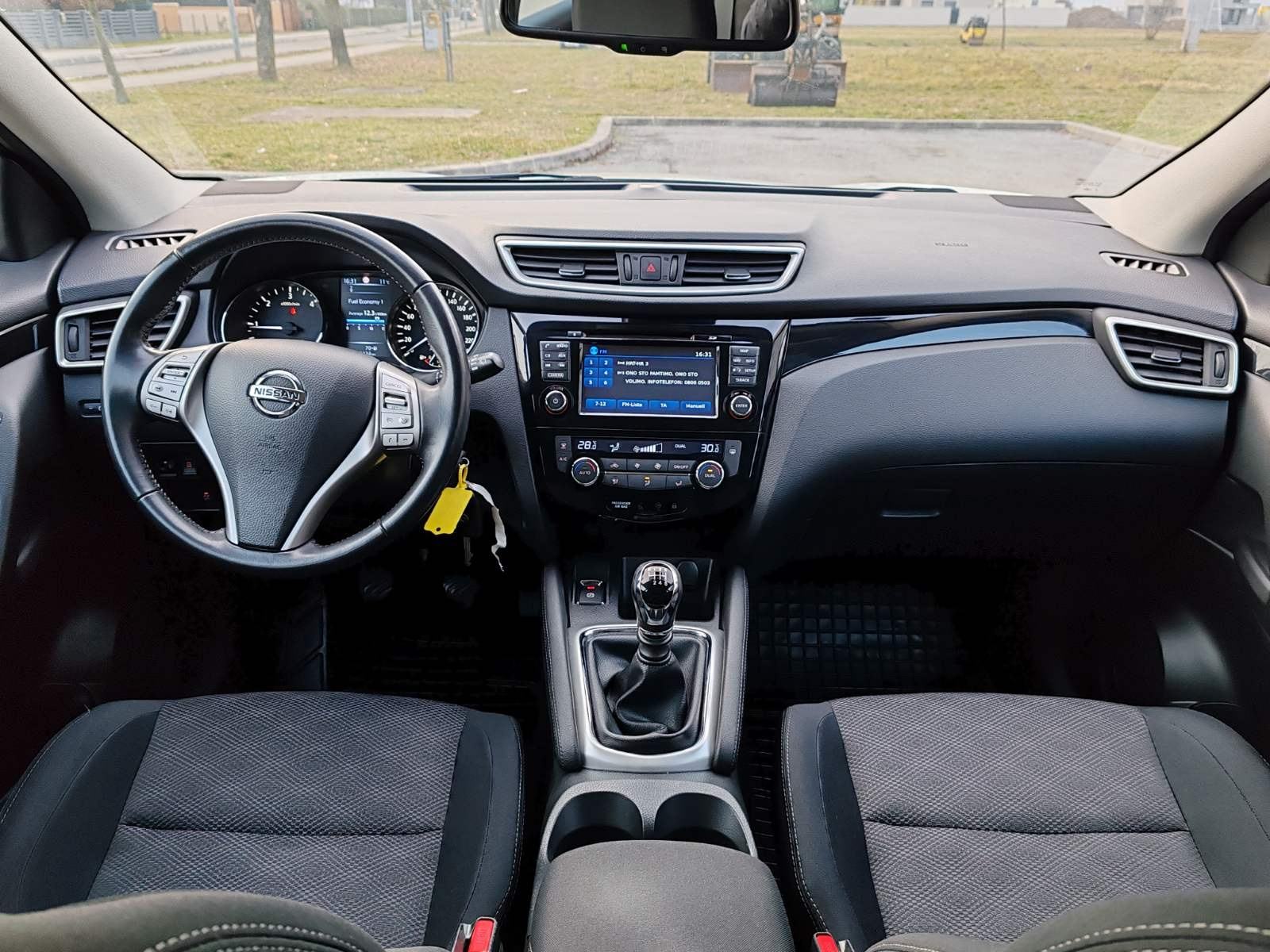 Nissan Qashqai 1,6 dCi 4x4 WD 2016 GOD , reg 05/2016, fotografija 14