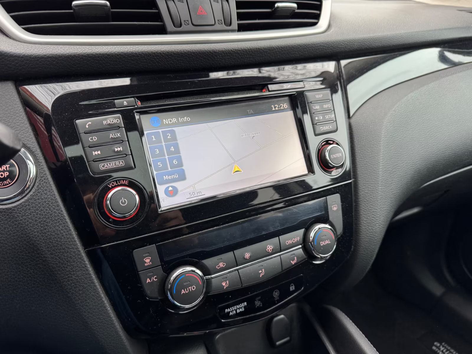 Nissan Qashqai 1,6 dCi 4WD N-connecta navi gr.sj. PDCx2 kam360 ambil., fotografija 18