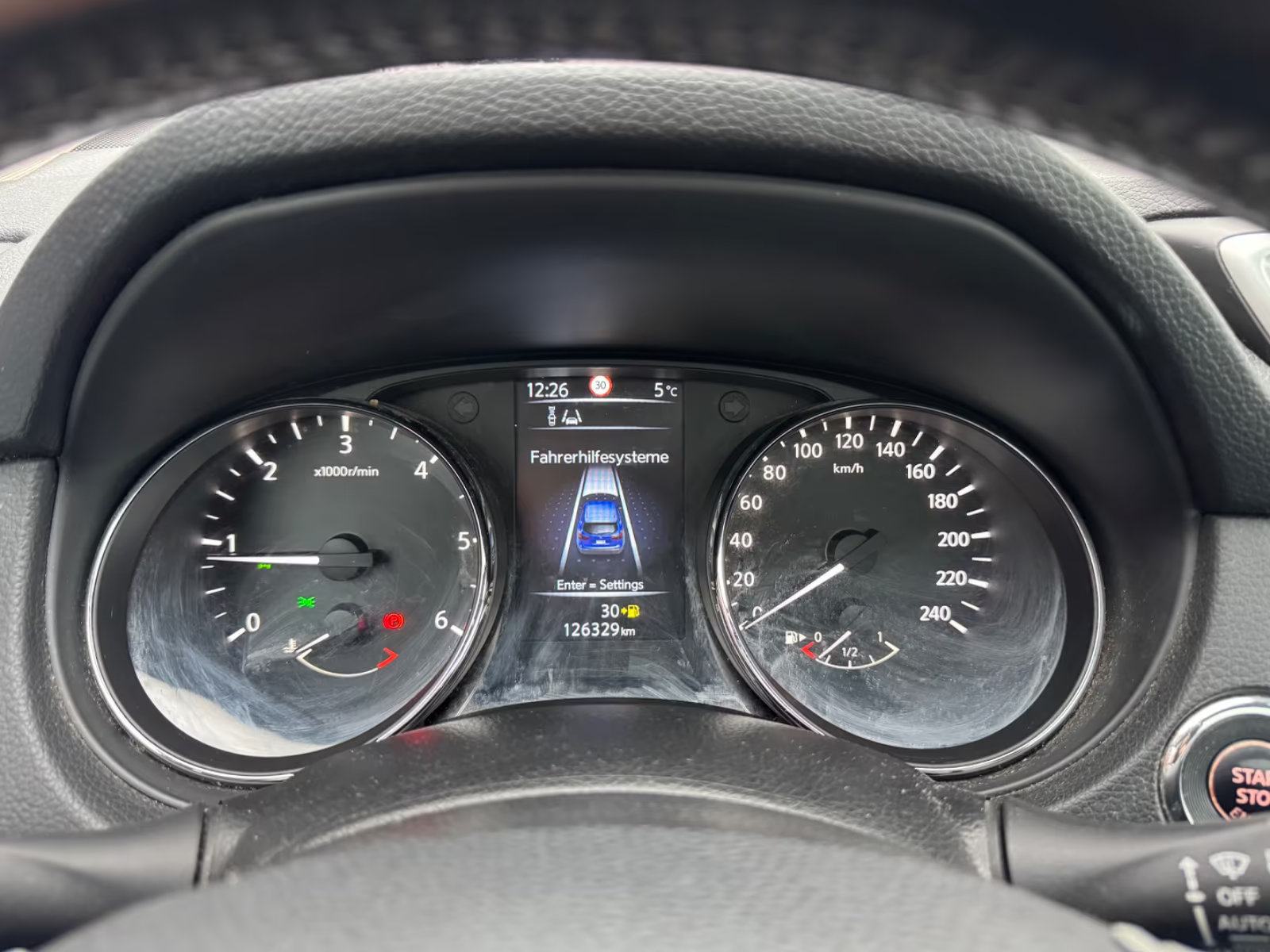 Nissan Qashqai 1,6 dCi 4WD N-connecta navi gr.sj. PDCx2 kam360 ambil., fotografija 17